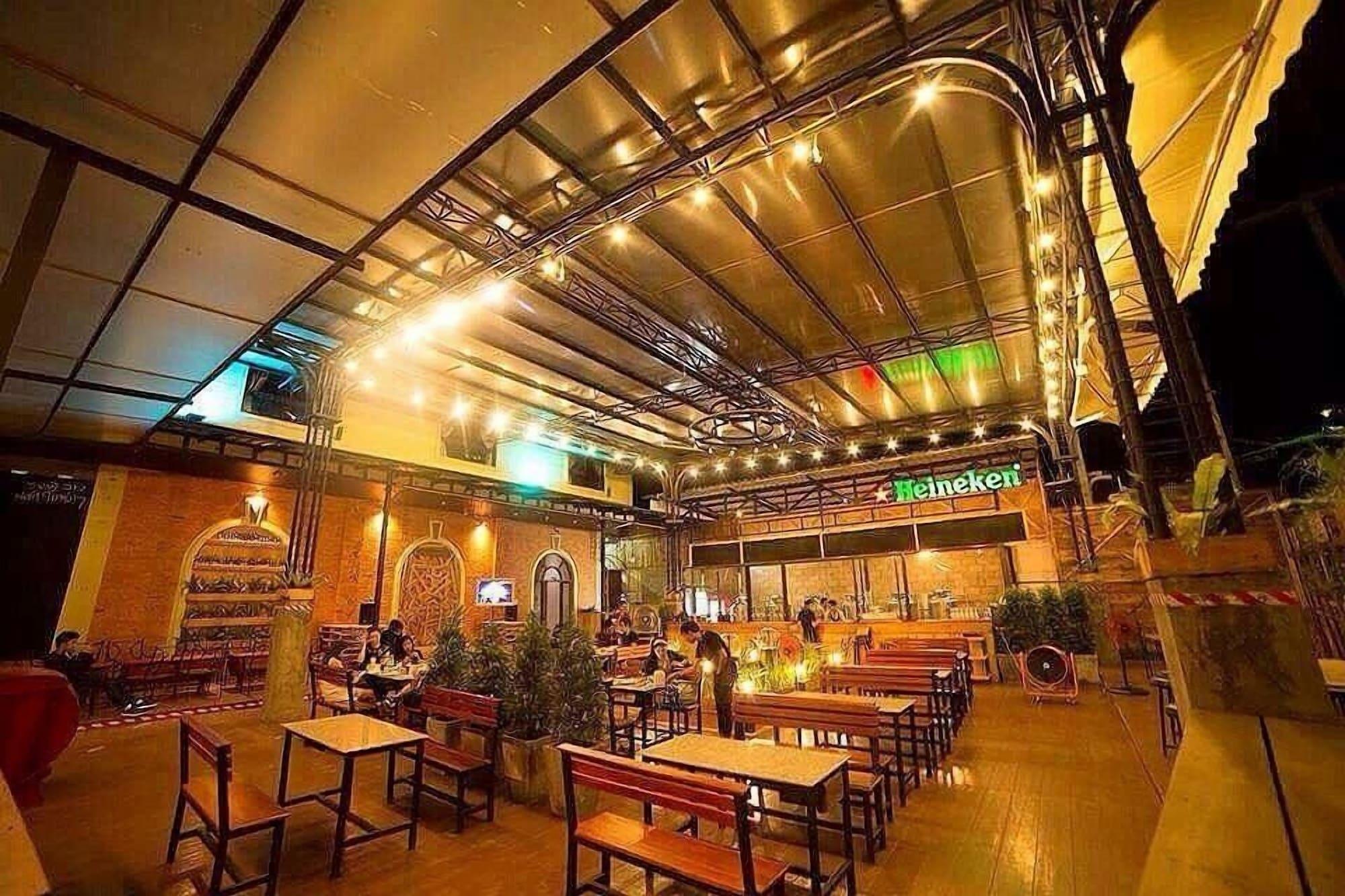 Bar/Salón Phonethip Plaza Hotel