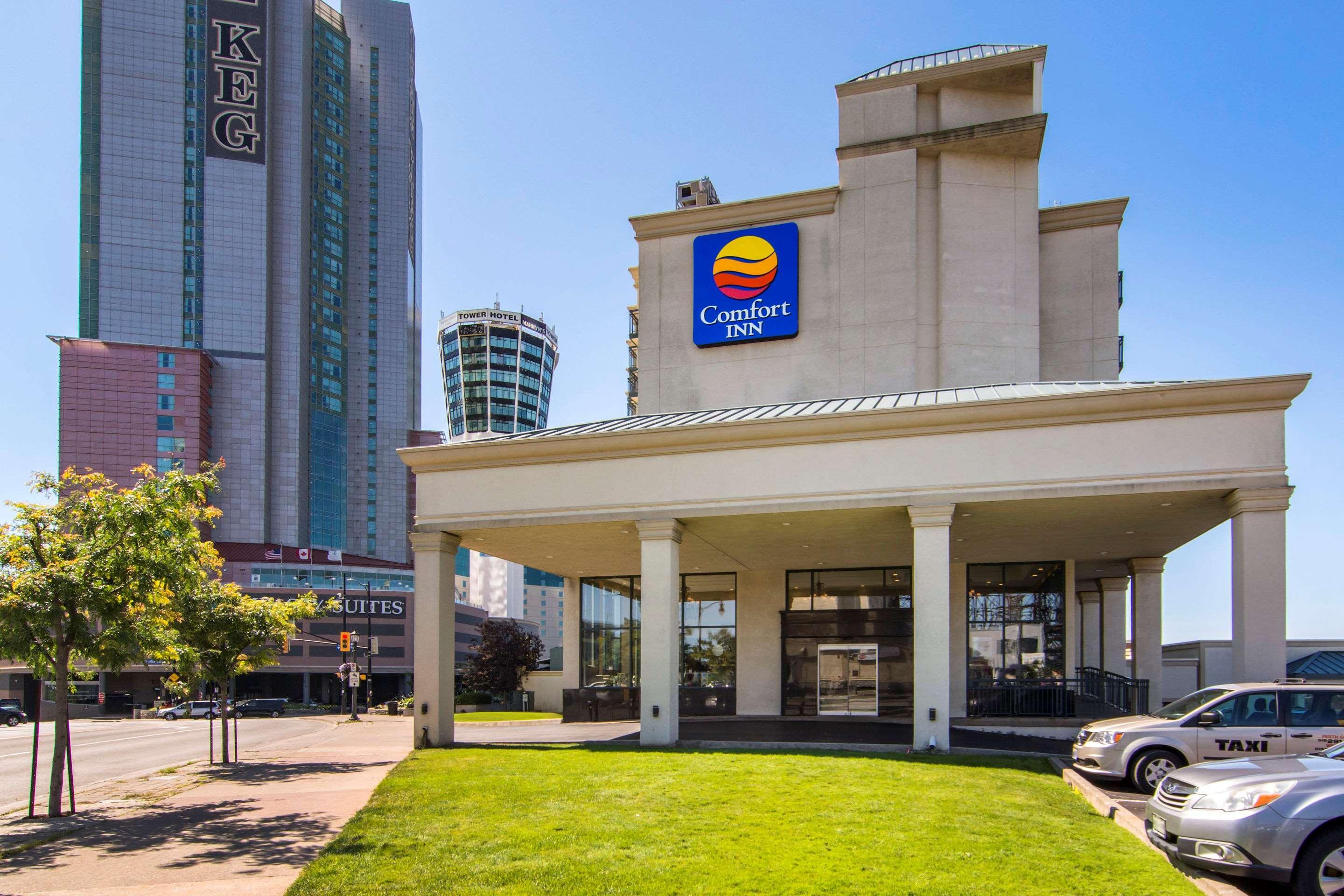 Vista Exterior Comfort Inn Fallsview