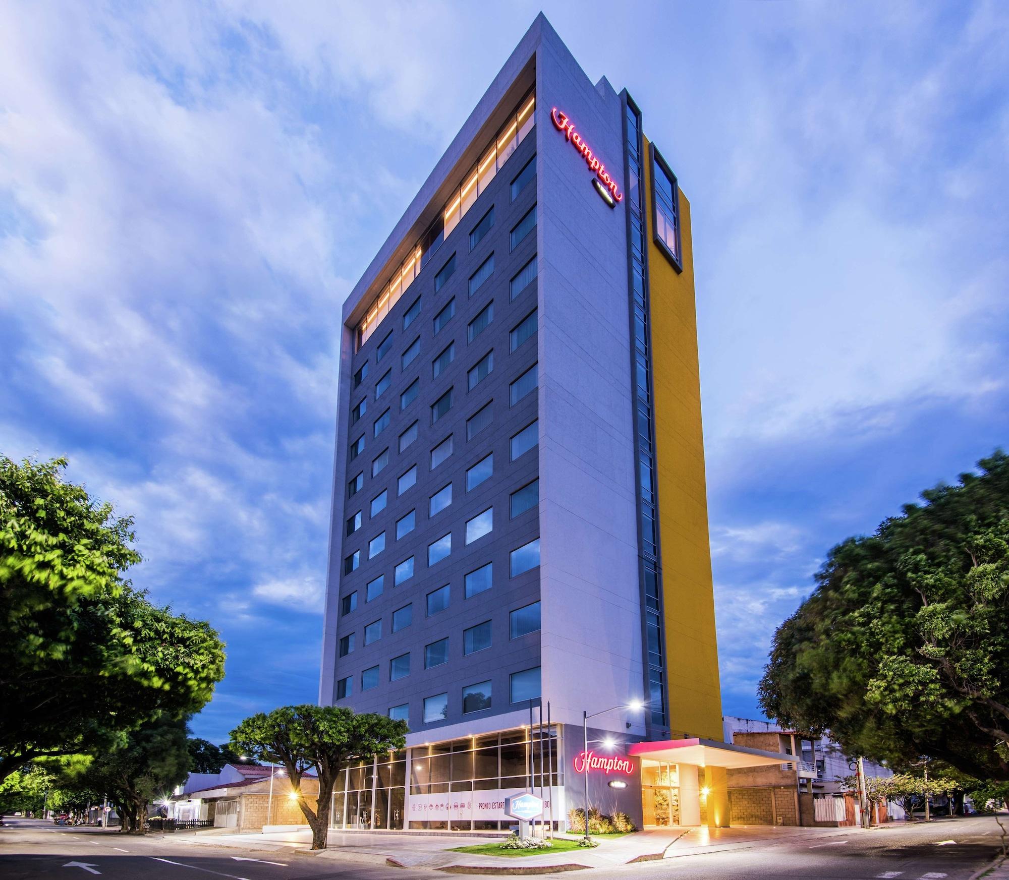 Vista Exterior Hampton Inn by Hilton Cucuta