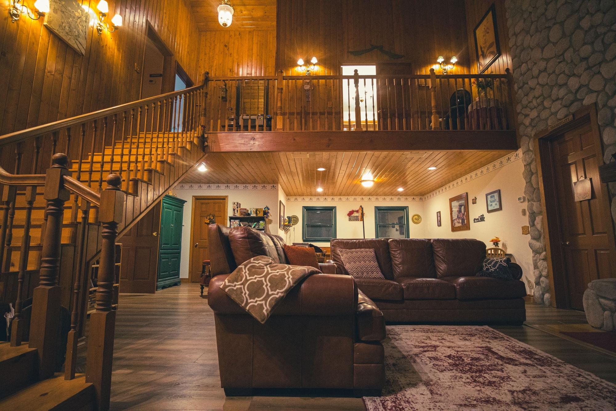 Varios Tucker Peak Lodge