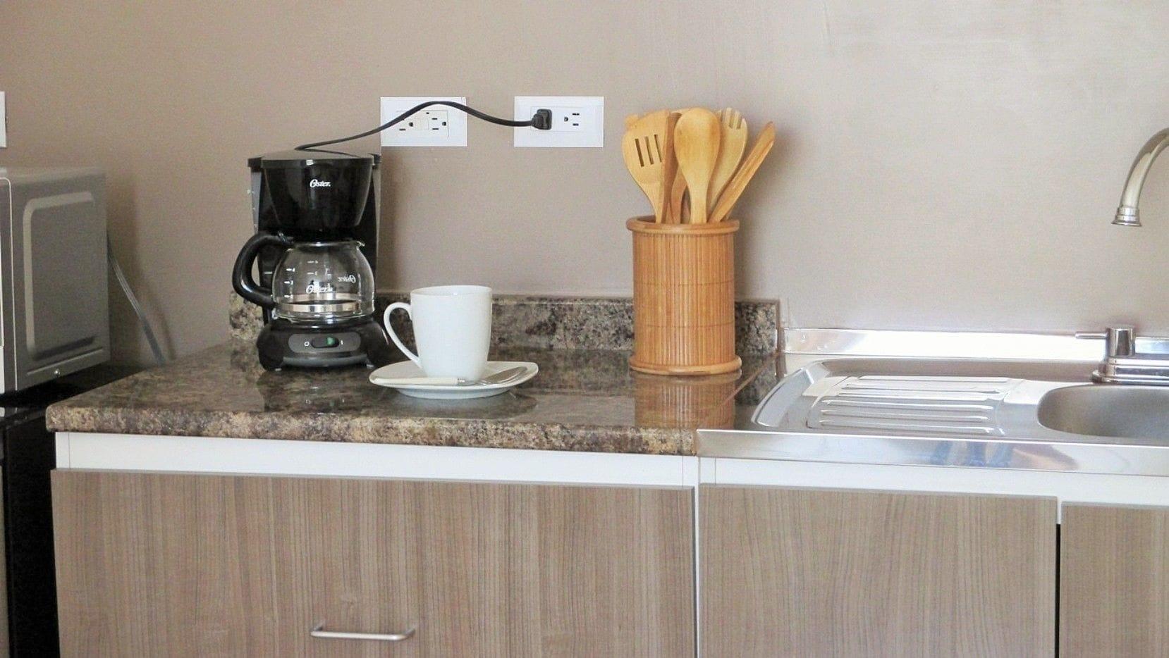 Bar/Salón Cedar Cats Short Stay Apartments - Adults Only