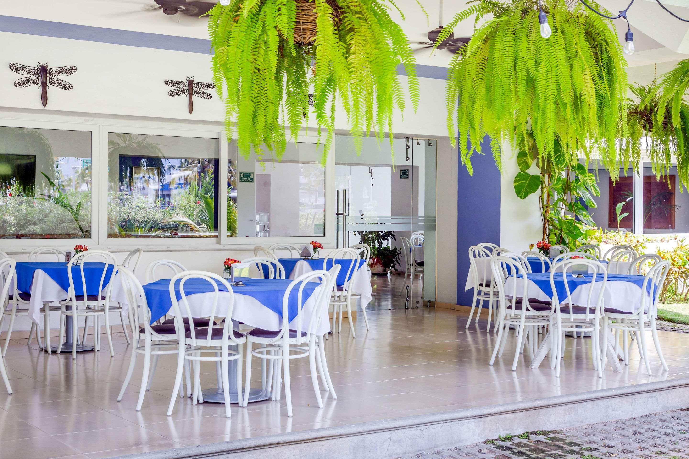 Restaurant Comfort Inn Puerto Vallarta Golfside & Marina