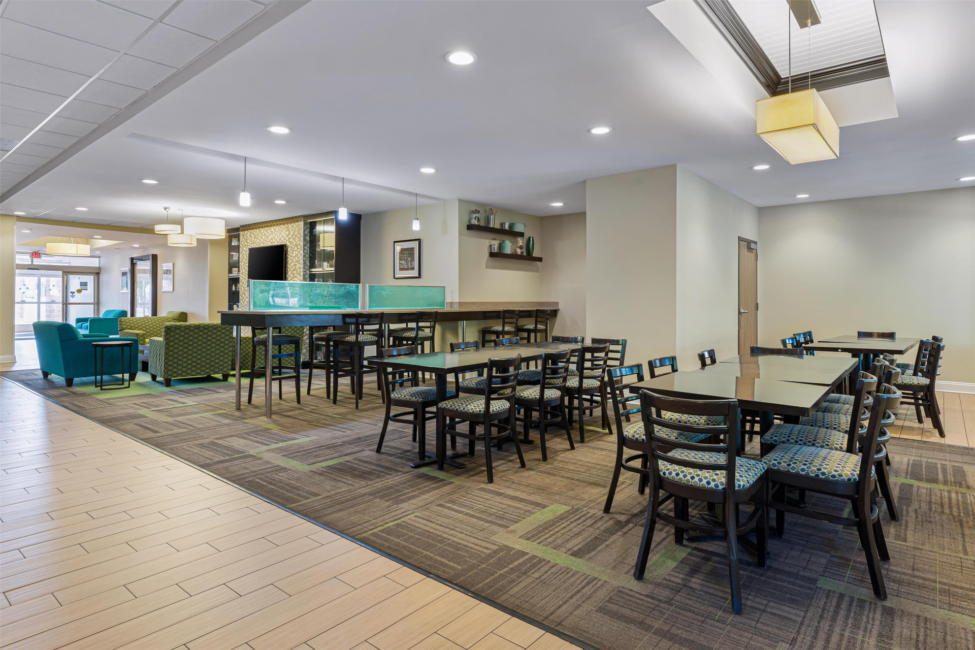 Vista Lobby Best Western Garden Inn