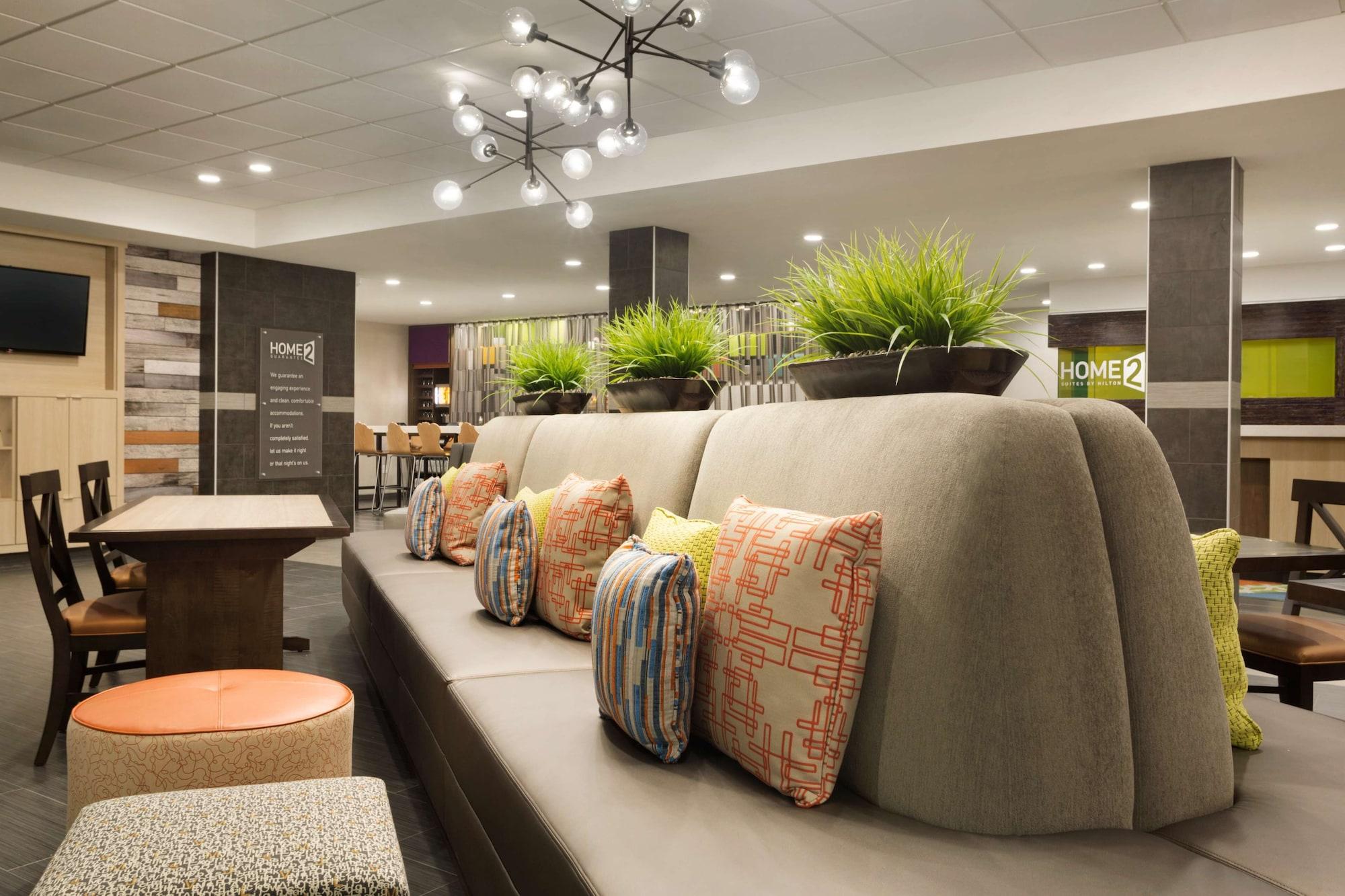 Vista Lobby Home2 Suites by Hilton Houston Webster