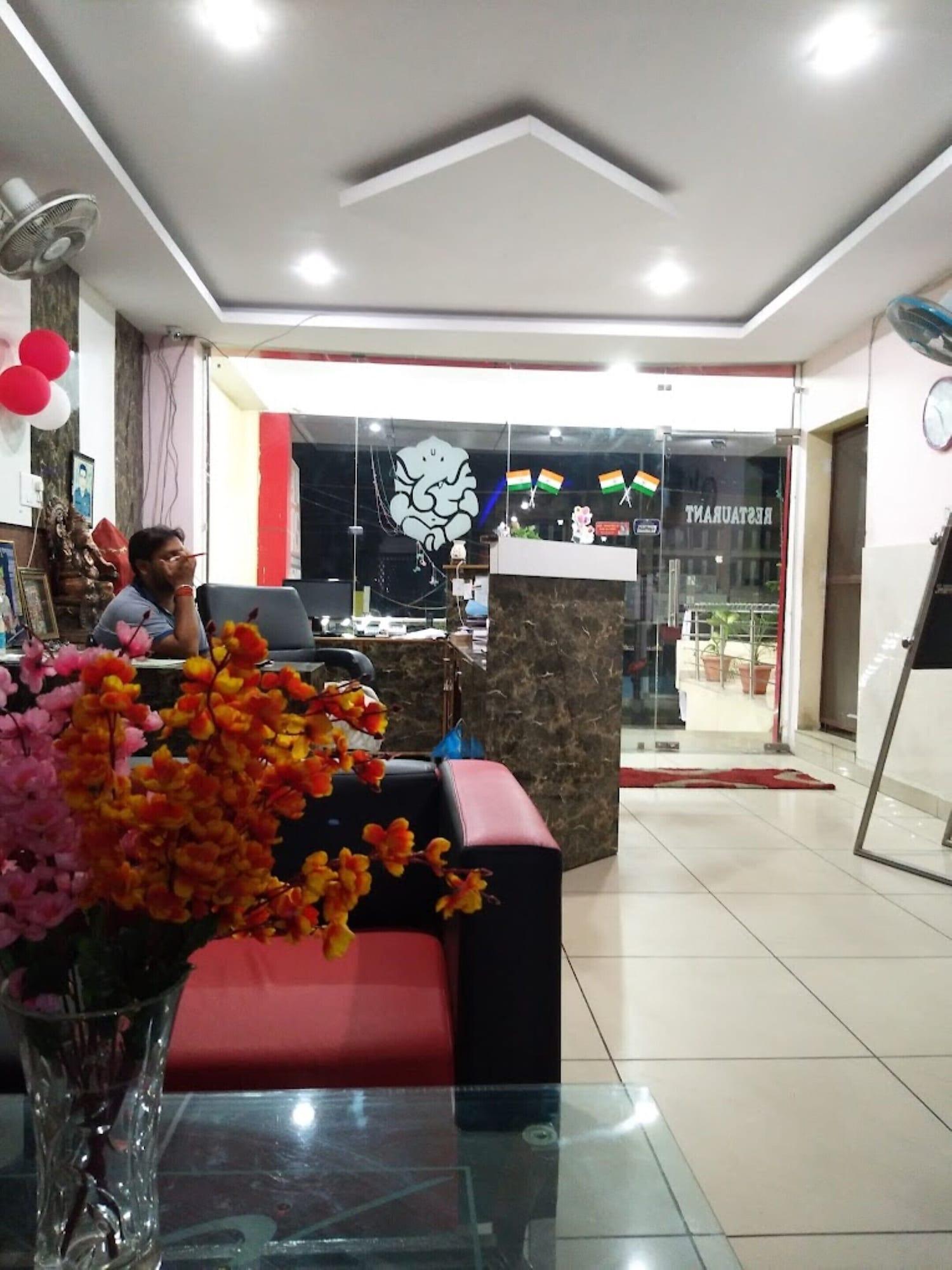 Vista Lobby Hotel Paras Una