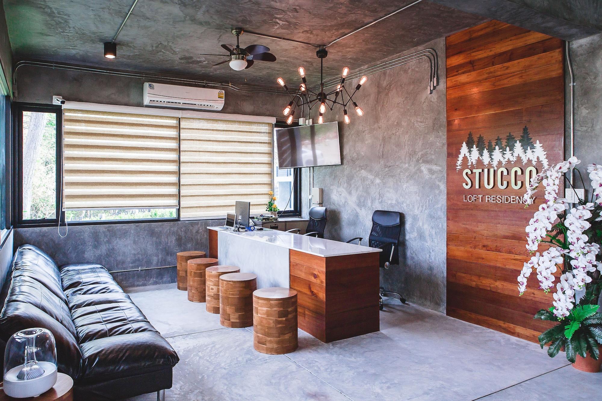 Vista Lobby Stucco Loft Residency