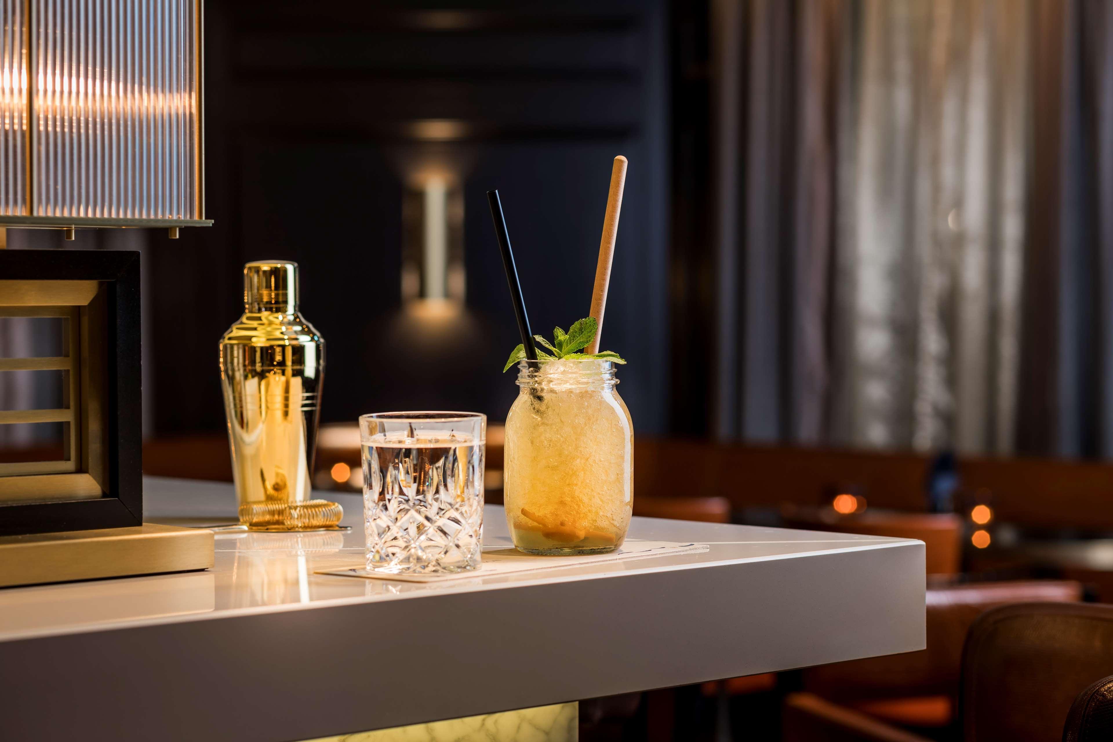 Bar/Salón Hilton Vienna Plaza