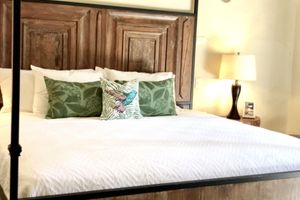 Alquiler Vacacional - ★Hacienda Style★ Friends & Family oriented Pool BBQ, Netflix, Free Parking, AC