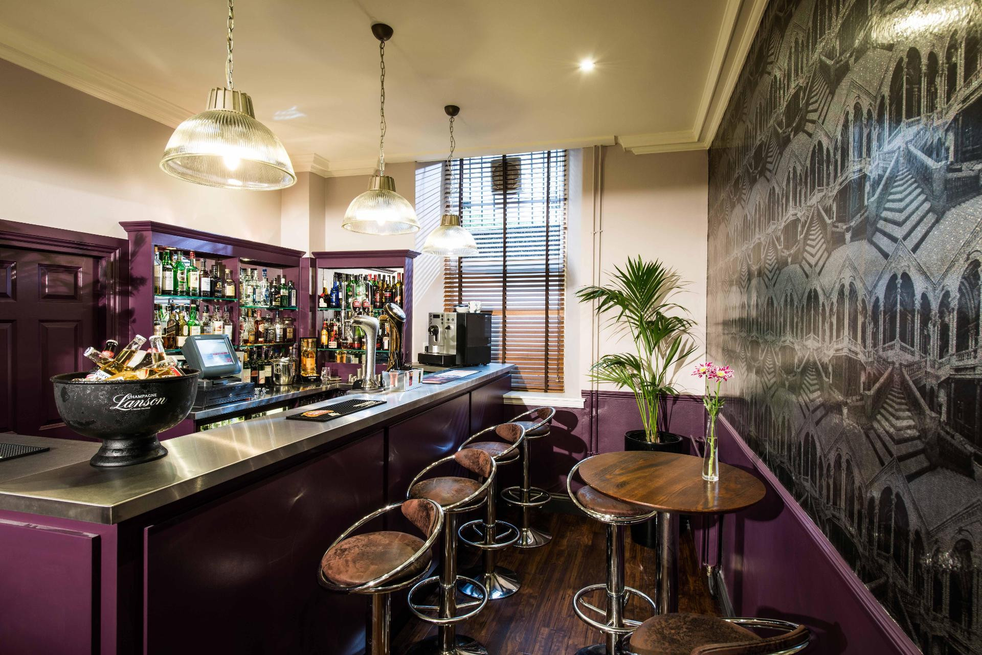 Bar/Salón Leonardo Edinburgh City