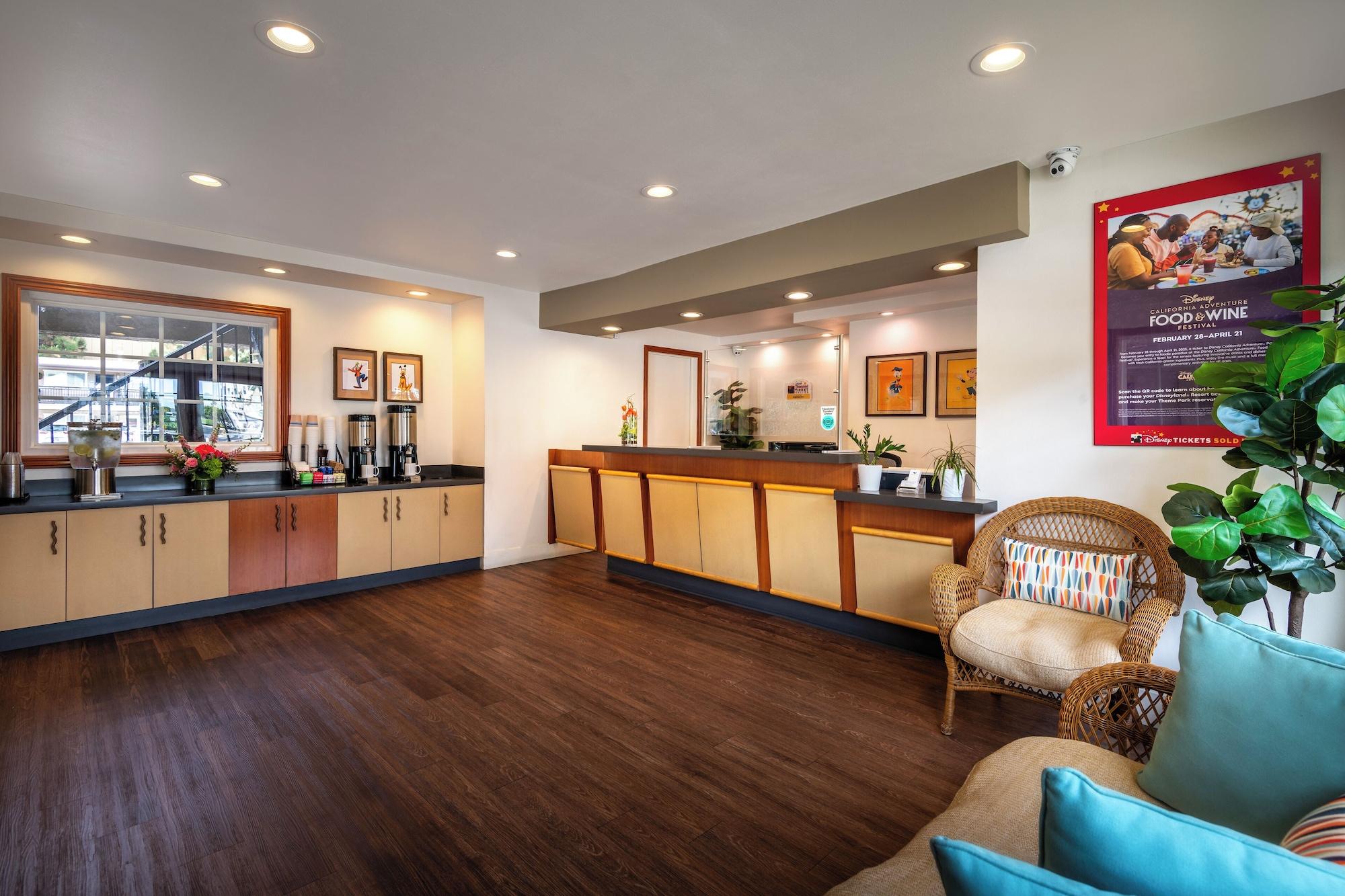 Vista Lobby Alpine Inn