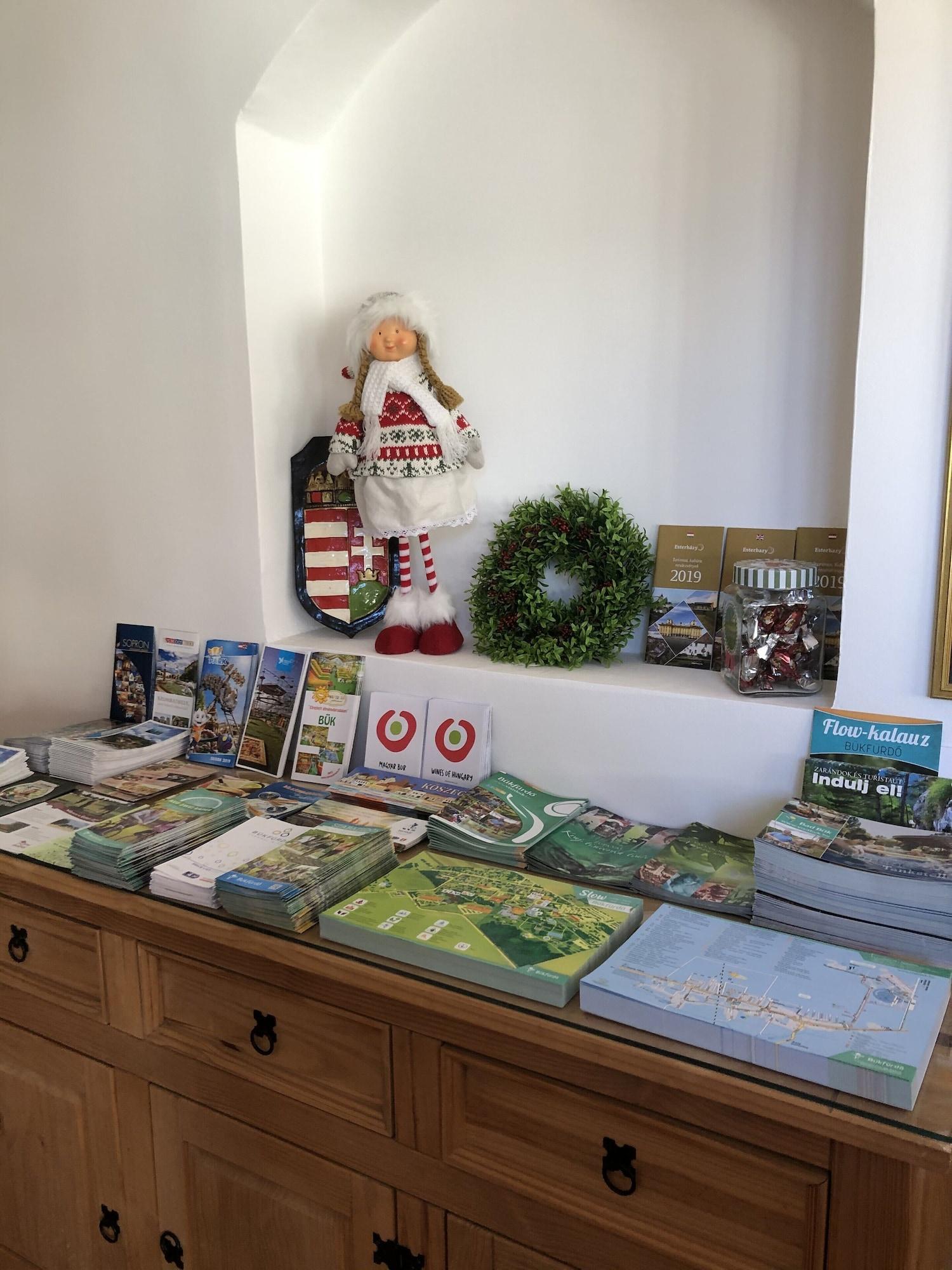 Vista Lobby Rigótanya Relax and Wellness