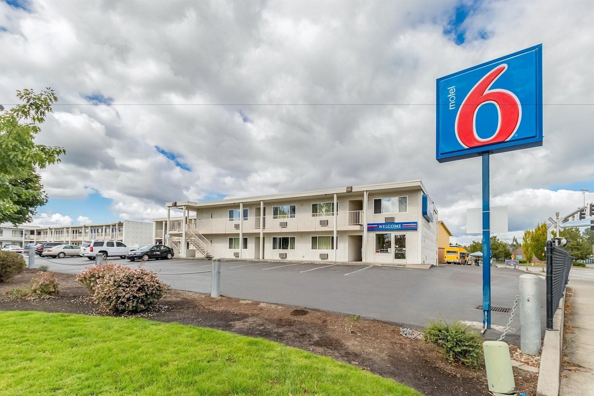 Varios Motel 6 Beaverton, OR