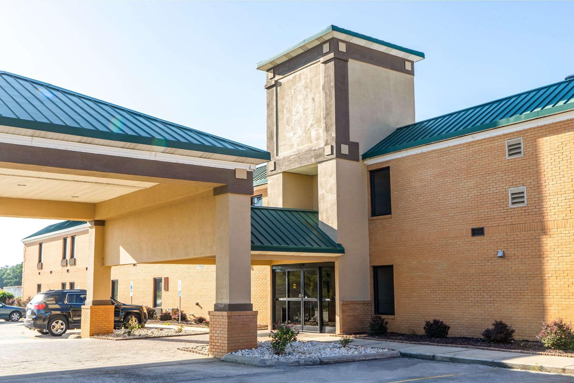 Vista Exterior Quality Inn Whiteville North