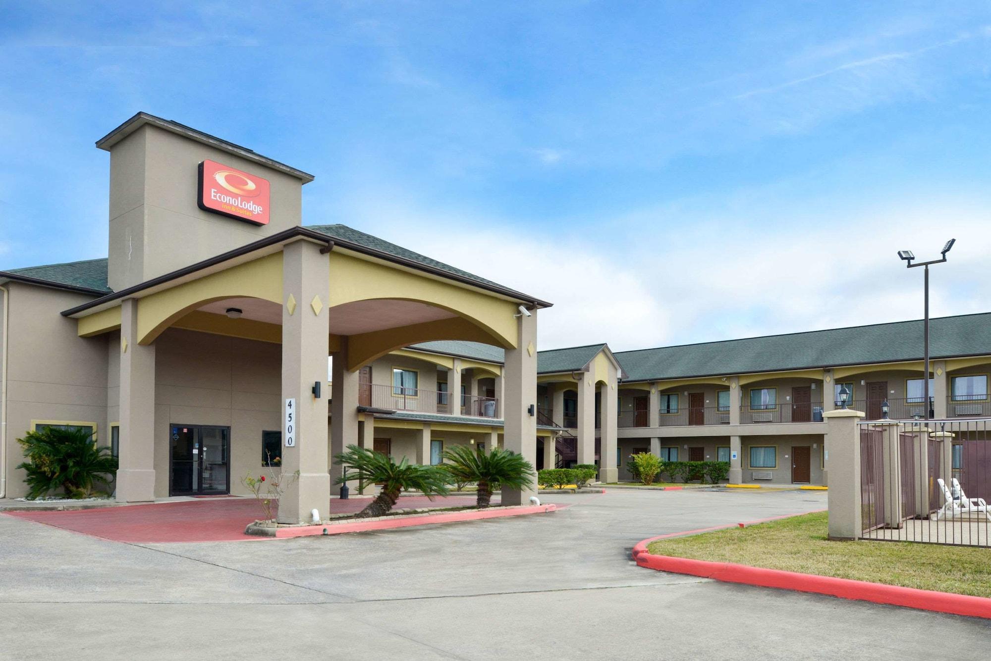 Varios Econo Lodge Inn & Suites Port Arthur near Sabine Pass