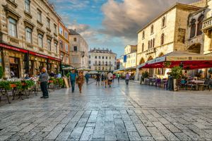 Actividad - Visita a pie en grupo reducido al casco antiguo de Split