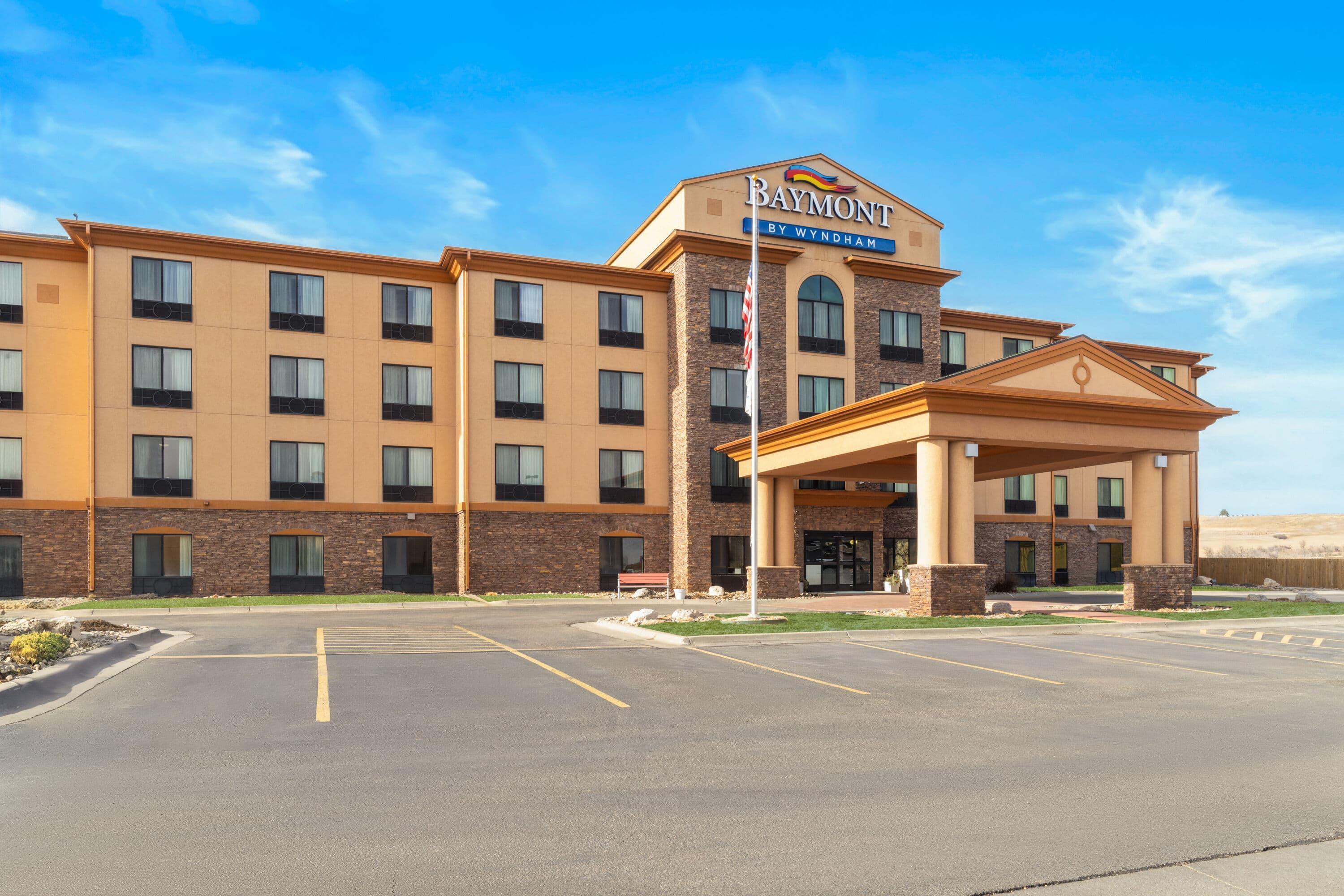 Vista Exterior Baymont Inn & Suites by Wyndham Sturgis