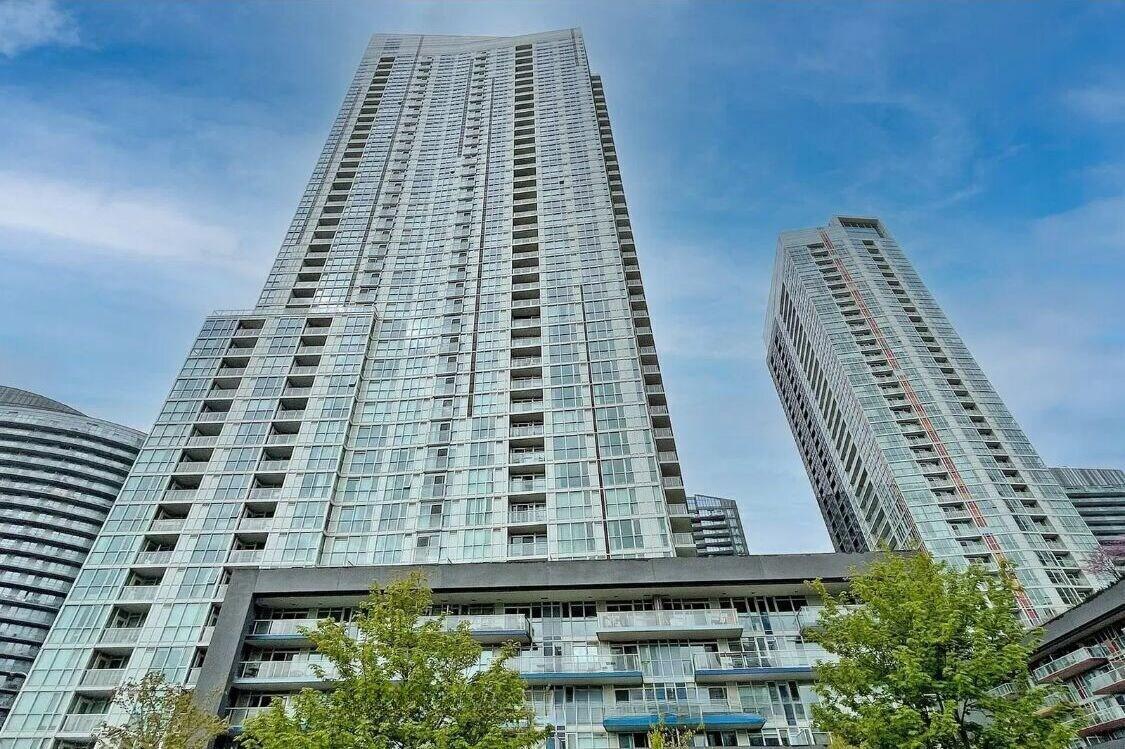 Varios The Dan Leckie Suites