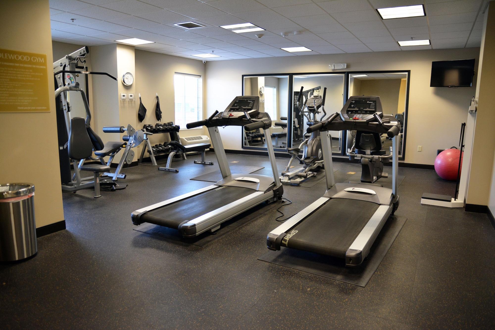 Gimnasio Candlewood Suites Youngstown W I-80 Niles Area by IHG