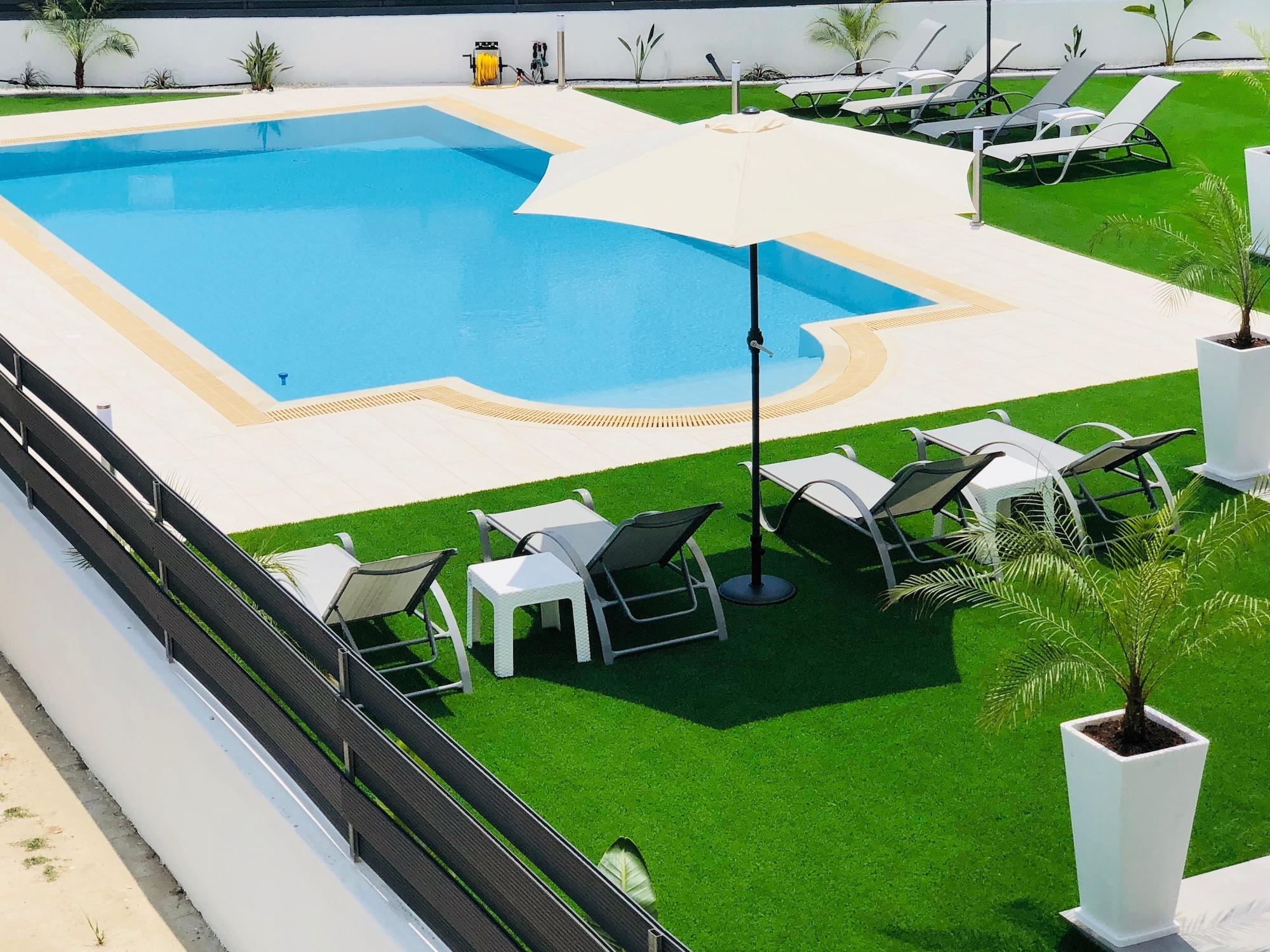 Varios Long Beach Gardens 1