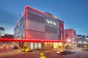 Alojamiento - Grand Zuri Hotel Duri