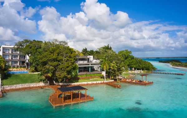Cristalino Lagoon Front Hotel Restaurant & SPA - Adults Only - Hoteles mejor calificados en Bacalar, Quintana Roo
