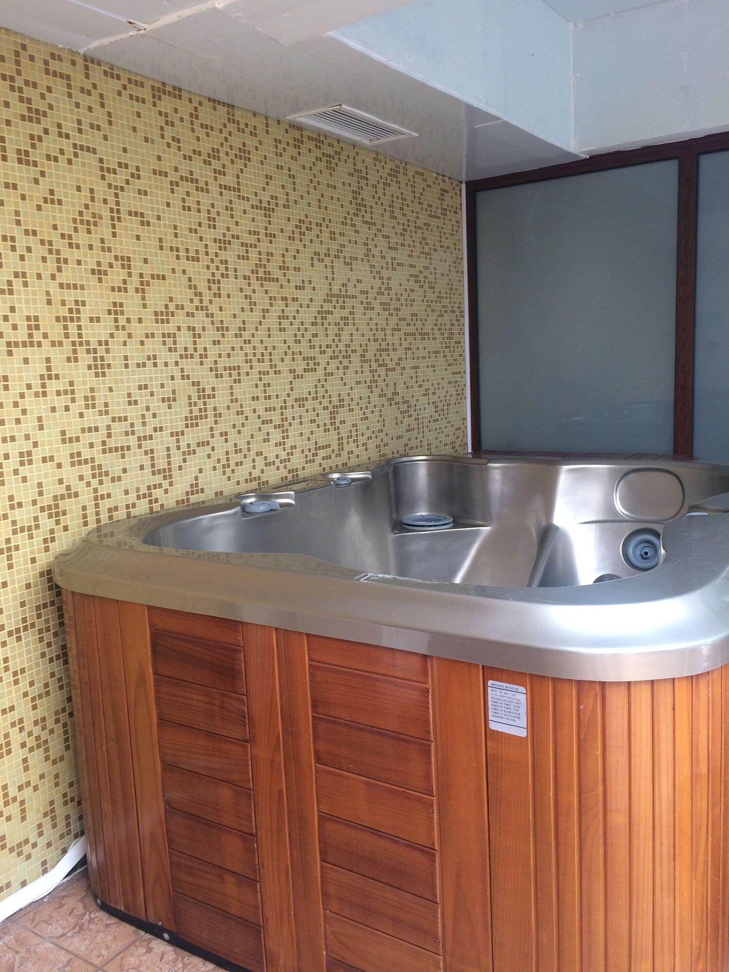 Spa Four Leaf Clover Apartments to Rent