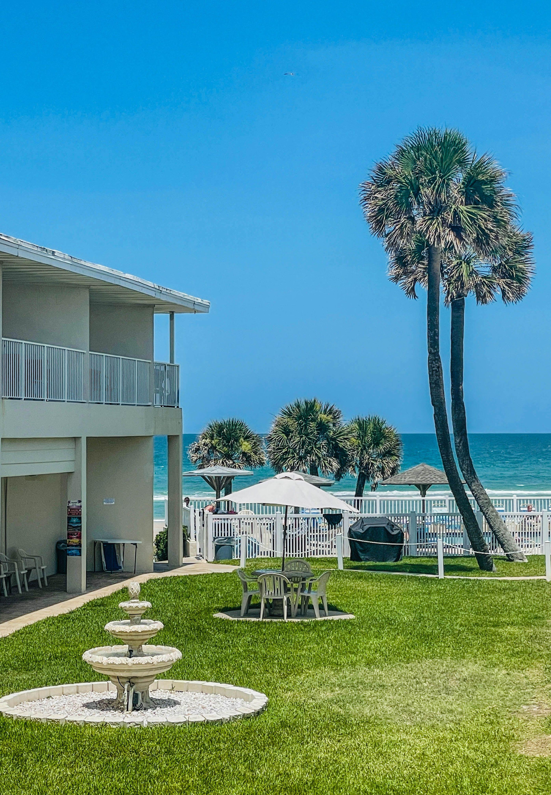 Varios Ocean Court Beachfront Hotel