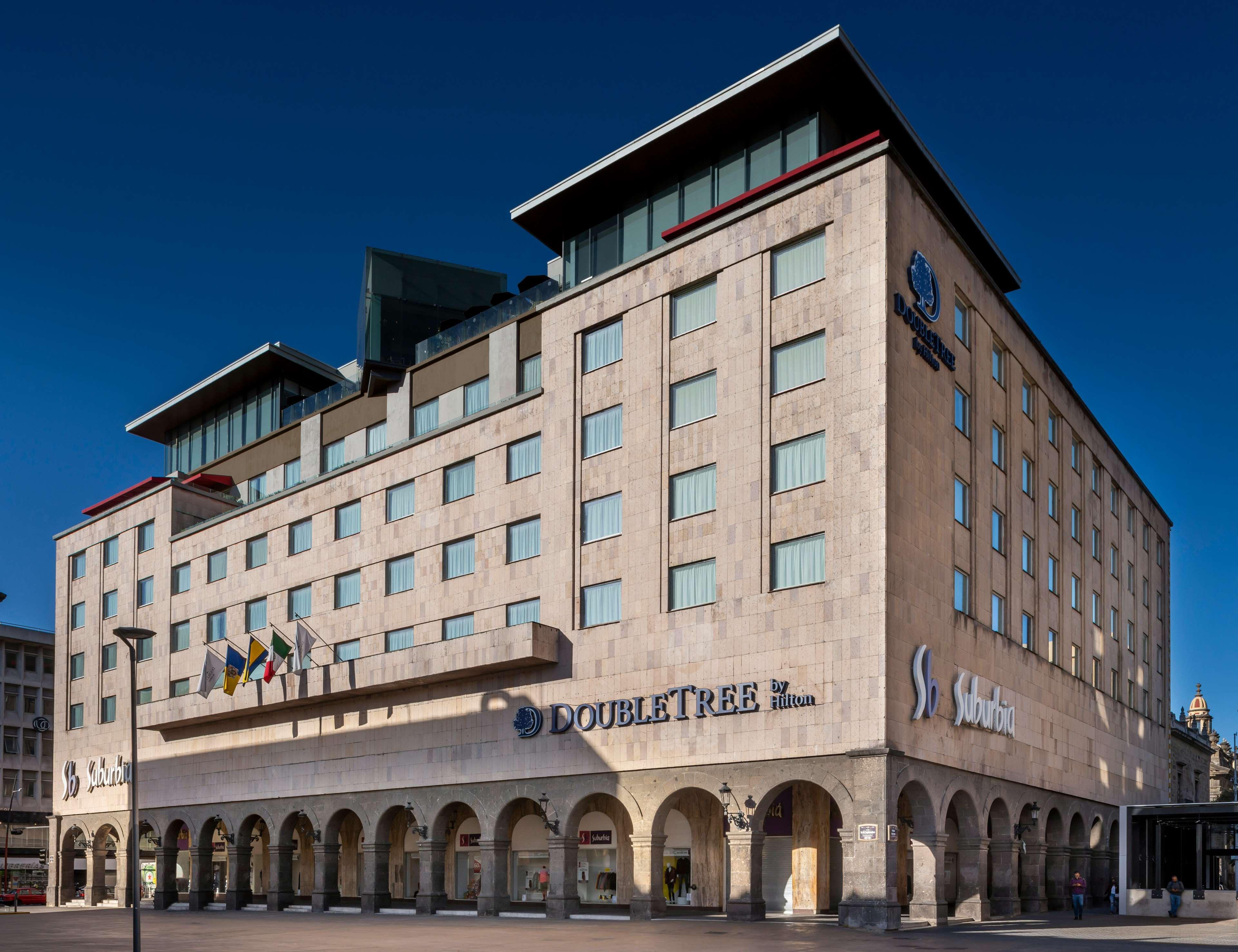 Vista Exterior DoubleTree by Hilton Guadalajara Centro Historico