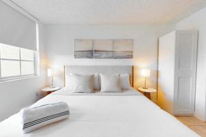 Alquiler Vacacional - Lux Condo at Yacht Club 10min from Beach