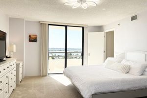 Alquiler Vacacional - Daytona Beach Seychelles 2BR Luxury Oceanfront Retreat