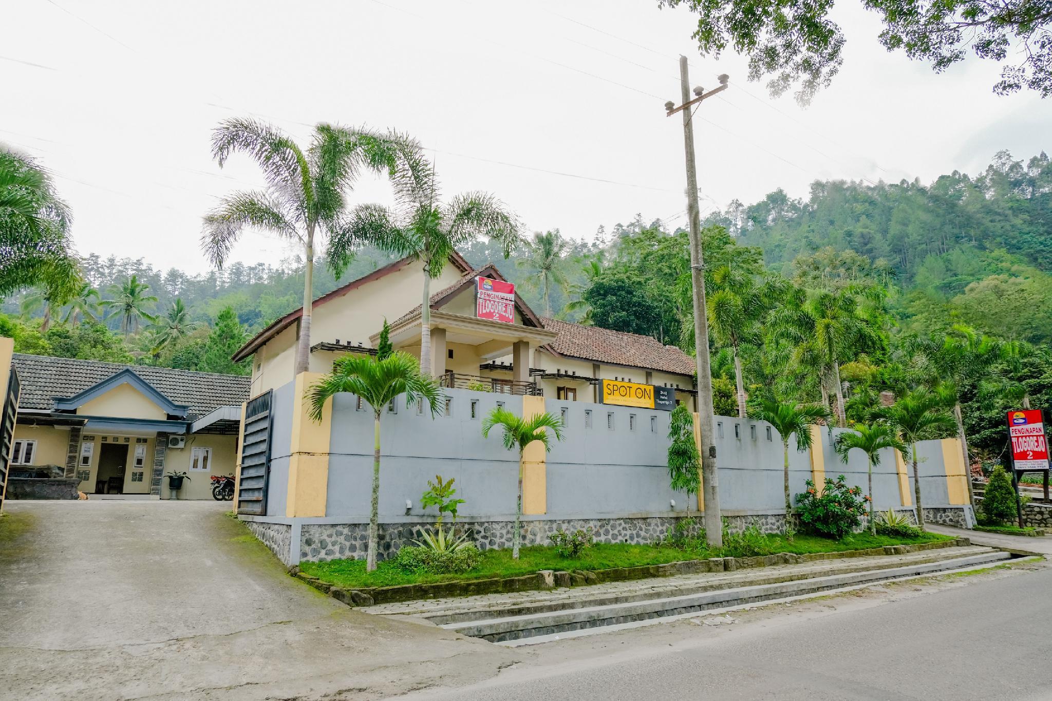 Comodidades del Alojamiento SPOT ON 2448 Hotel Tlogorejo 2