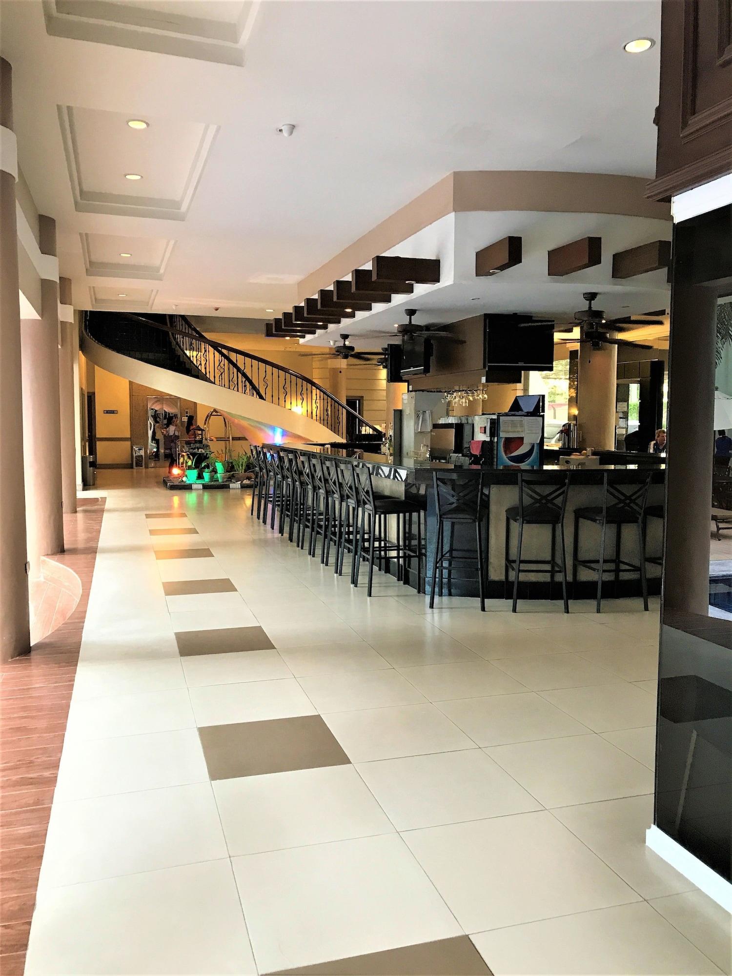 Bar/Salón Savannah Resort Hotel