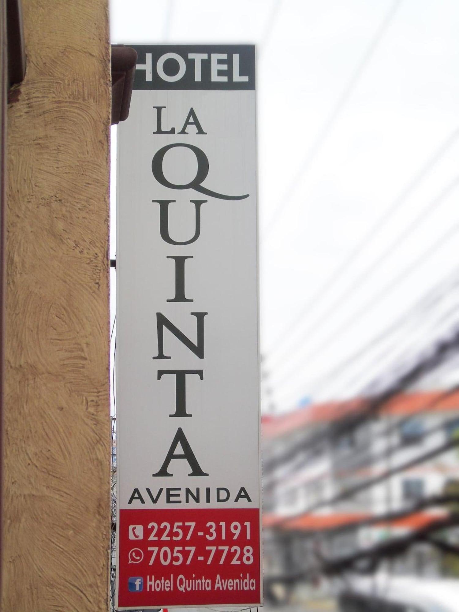Vista Exterior Hotel Quinta Avenida