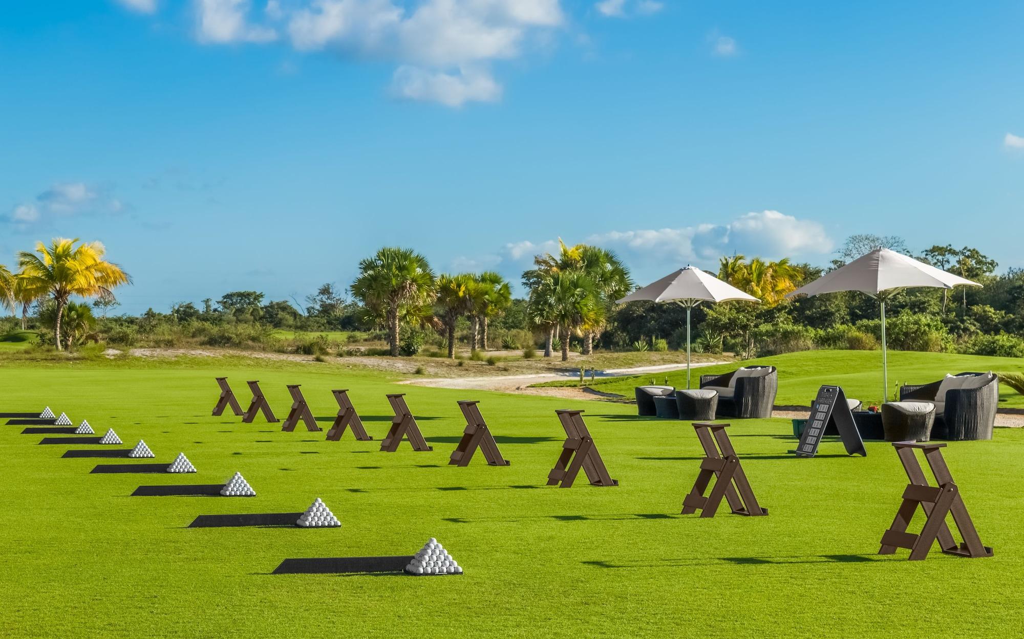 Campo de Golf Aak-Bal All Suite Resort