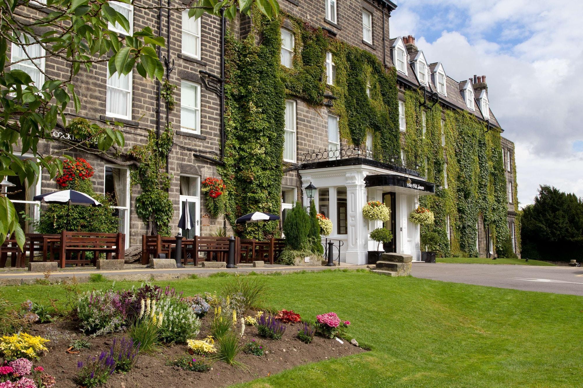 Vista Exterior Classic Lodges The Old Swan Hotel