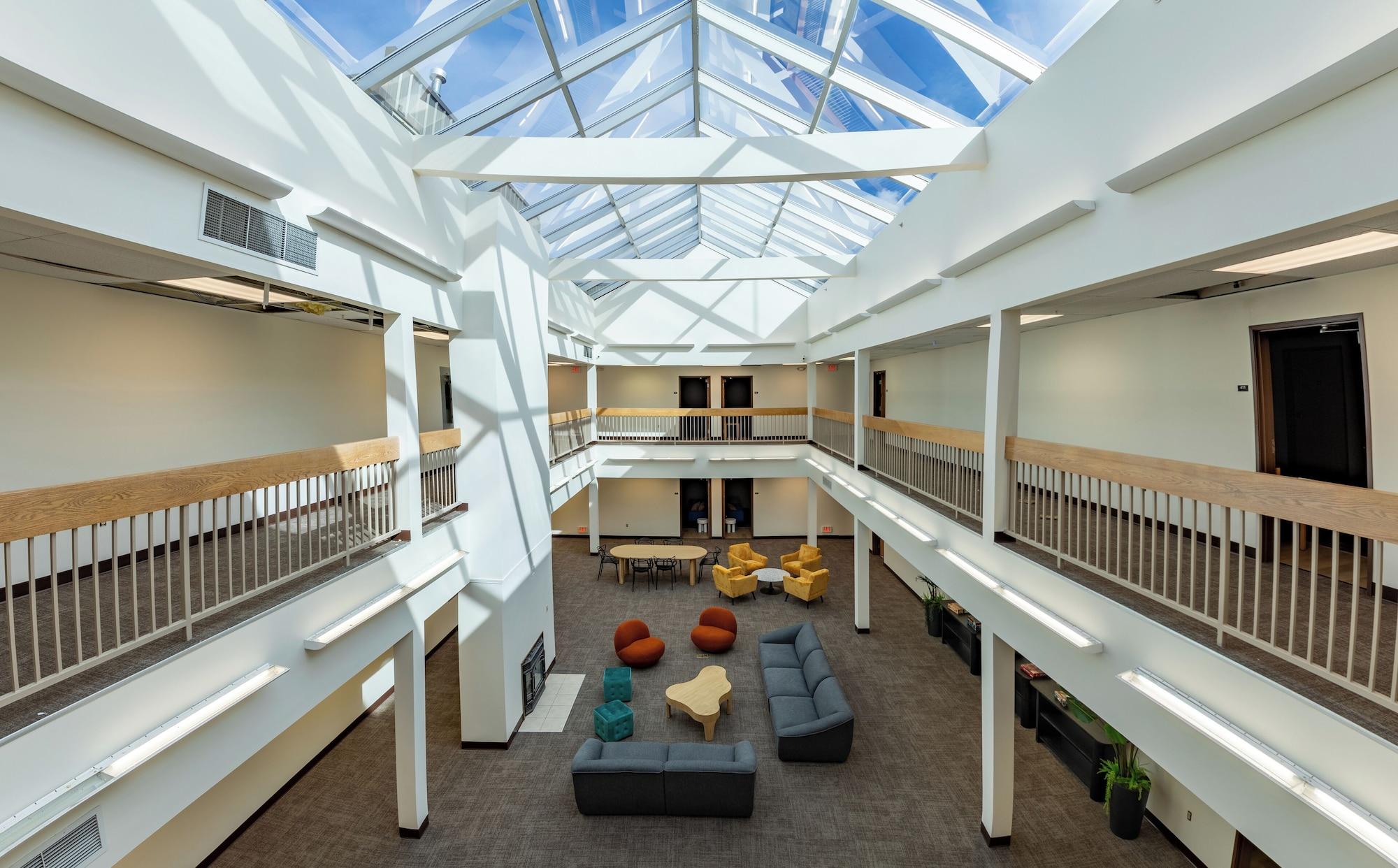 Varios Brewster Hall