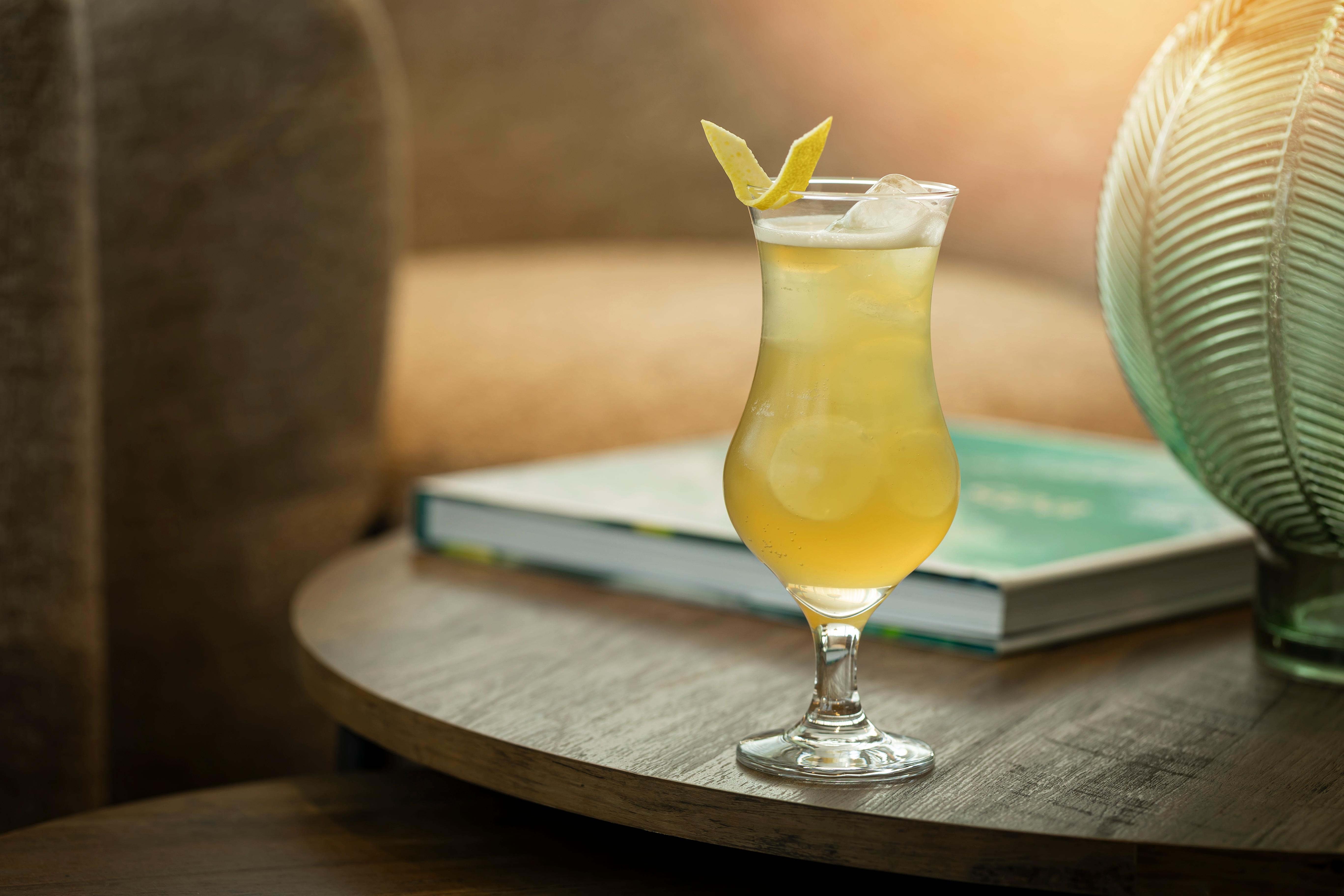 Bar/Salón voco Southampton by IHG