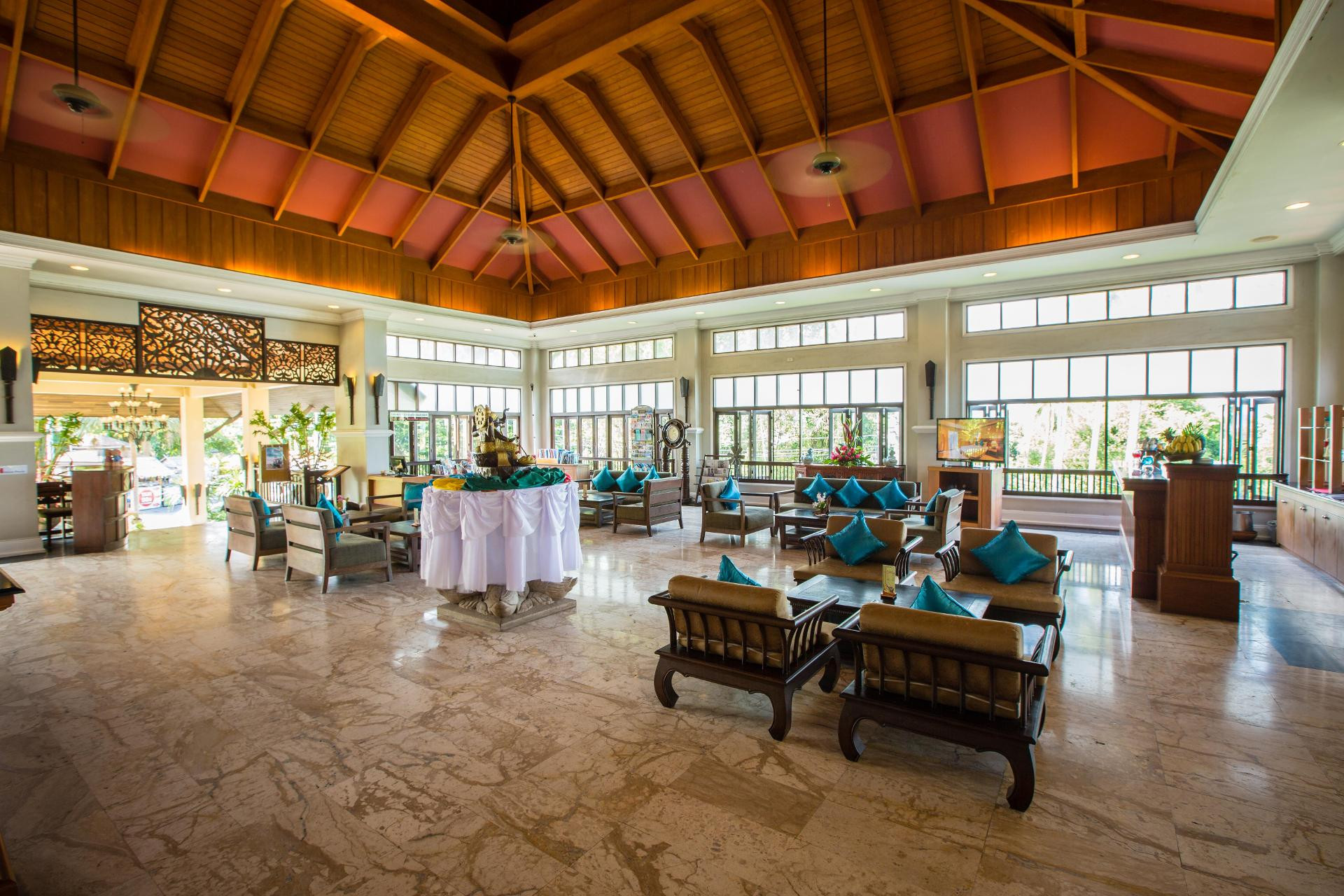 Vista Lobby Fair House Beach Resort (SHA Extra+)