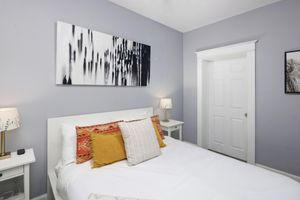 Alquiler Vacacional - Charming 2-bedroom bungalow with WiFi, AC walking distance to downtown Denver!