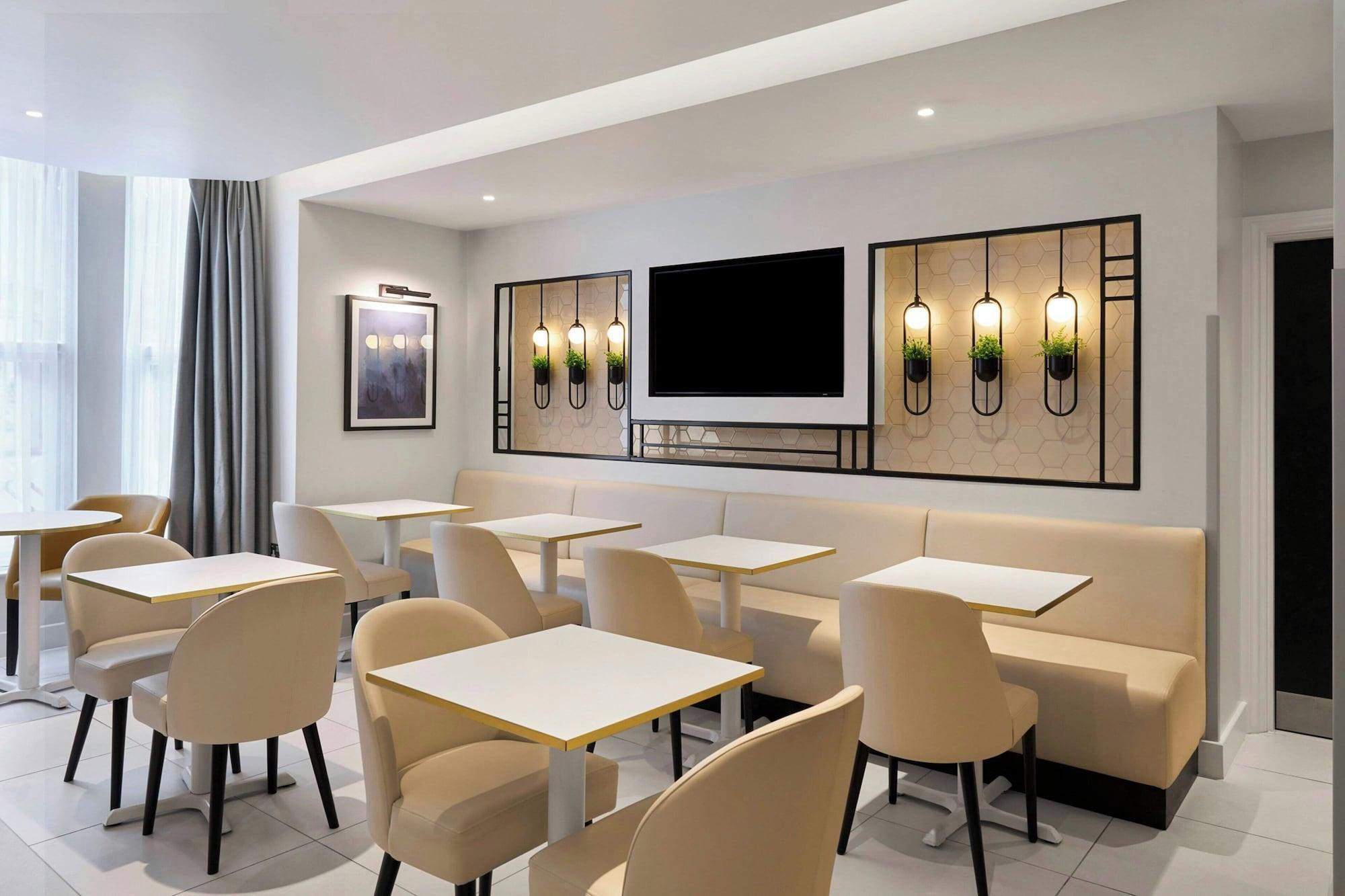 Bar/Salón Four Points Flex by Sheraton London Kensington Olympia