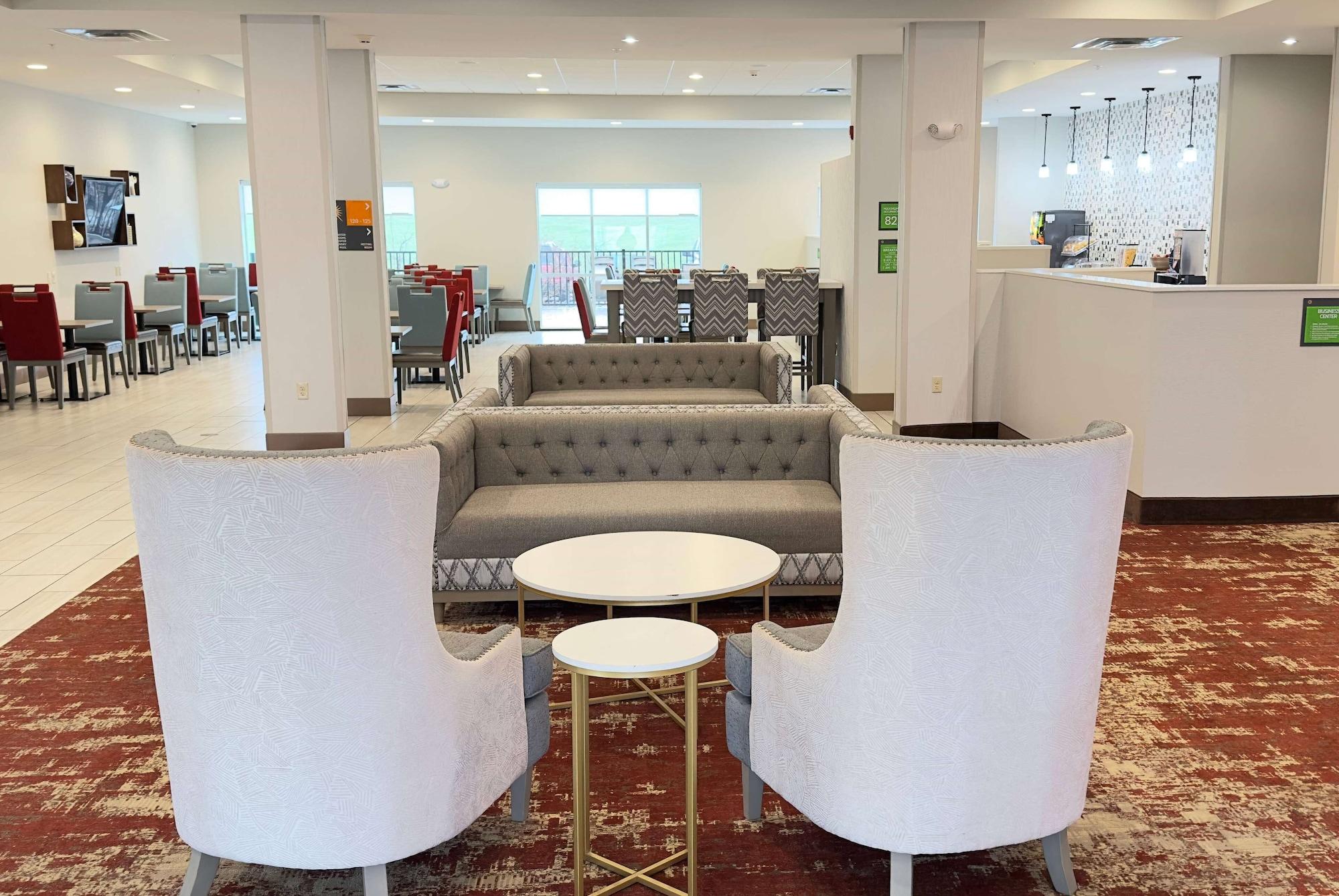 Vista Lobby La Quinta Inn & Suites by Wyndham Jackson/Cape Girardeau