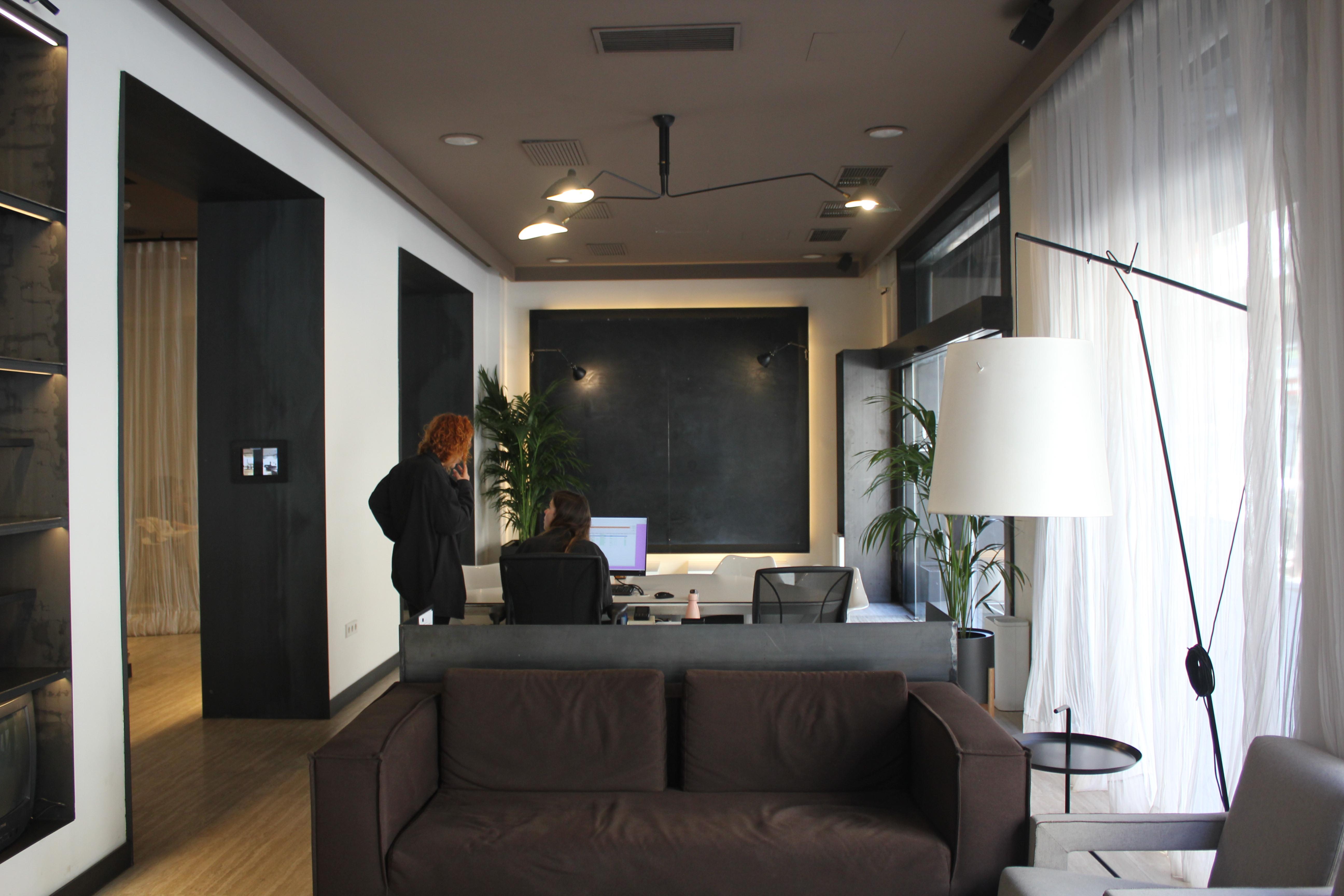 Vista Lobby Pol & Grace Hotel