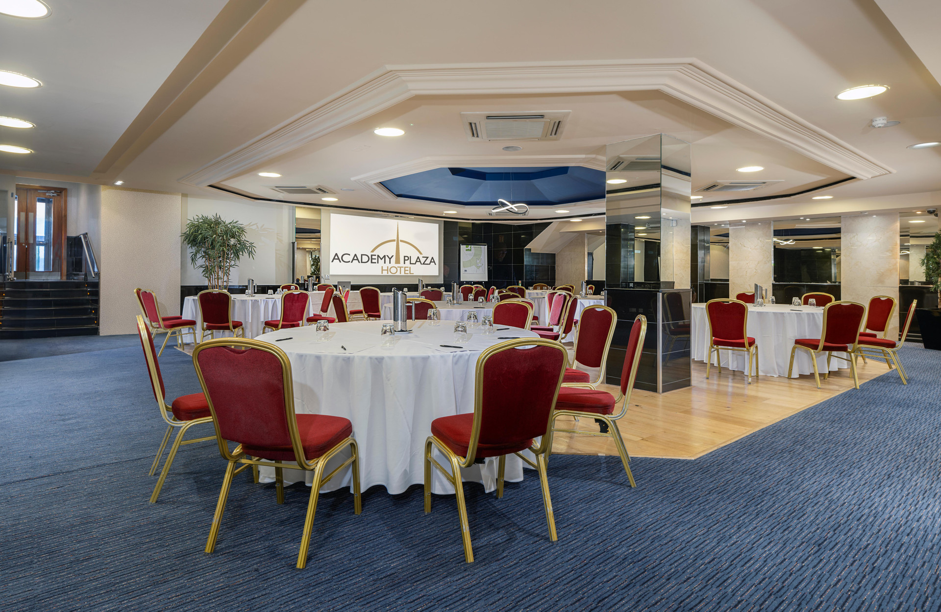 Sala de Reuniones Academy Plaza Hotel