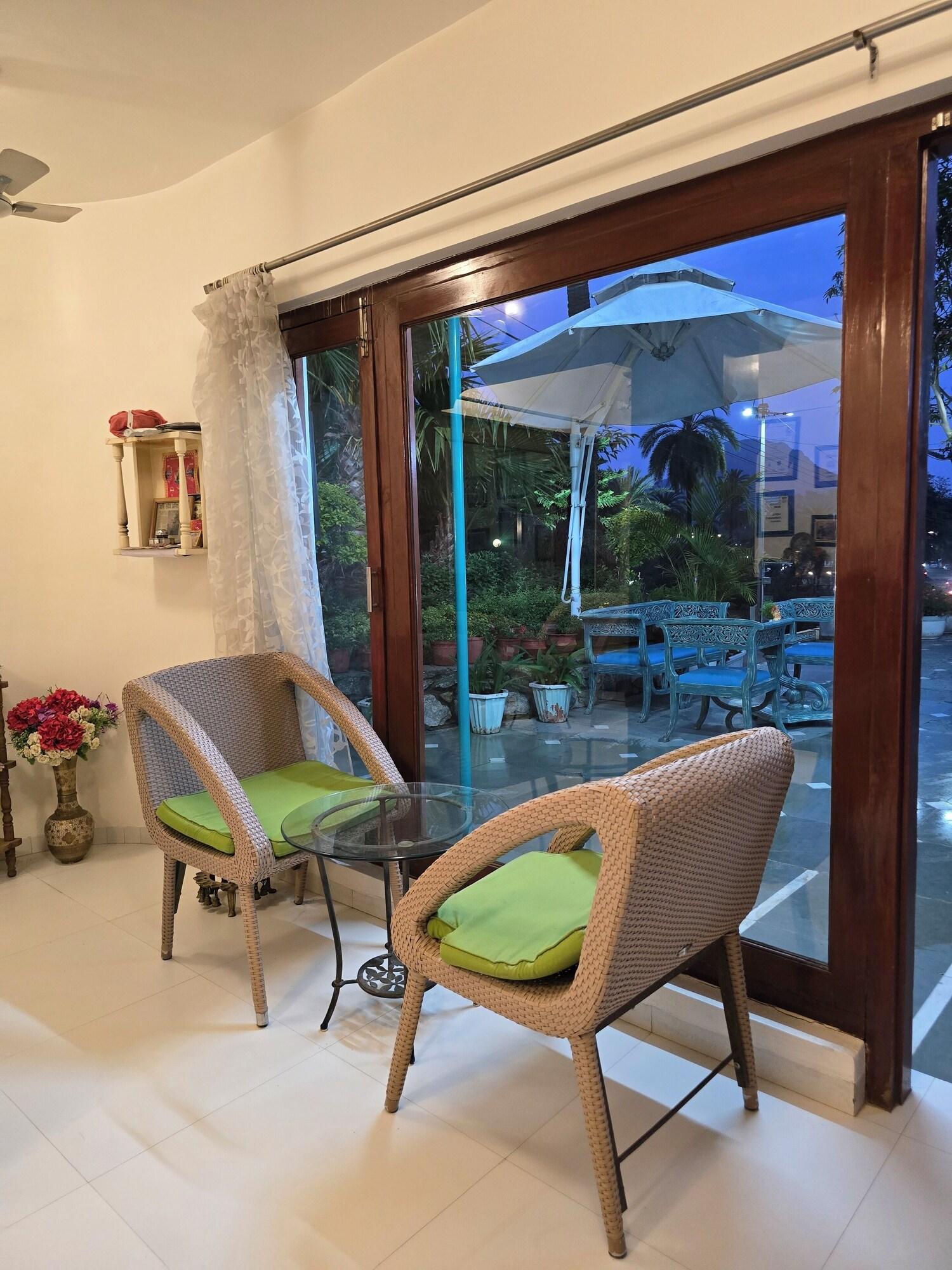 Vista Lobby Hotel Karnavati