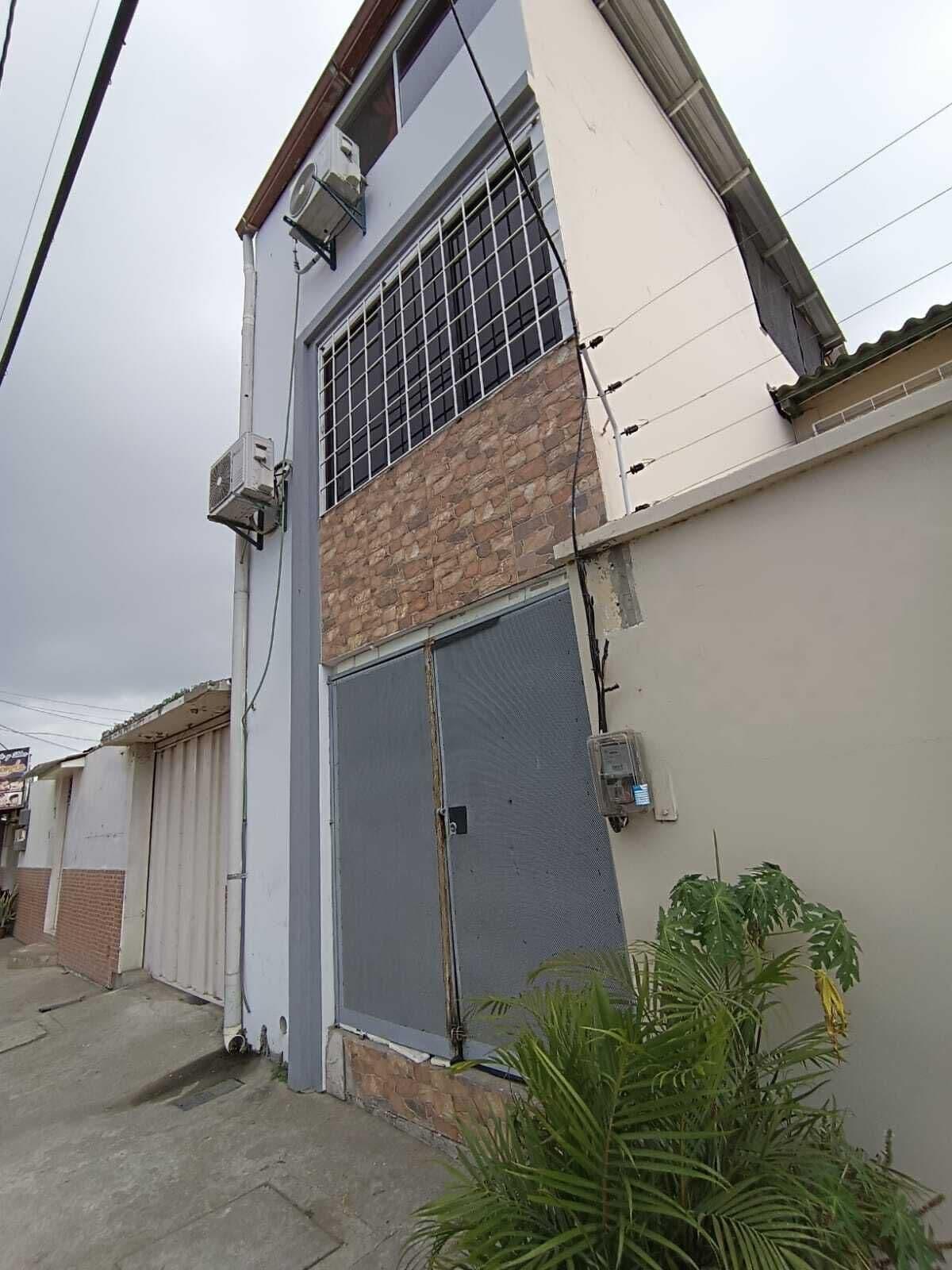 Vista Exterior Hostal Venecia- Tu Casa en Manta