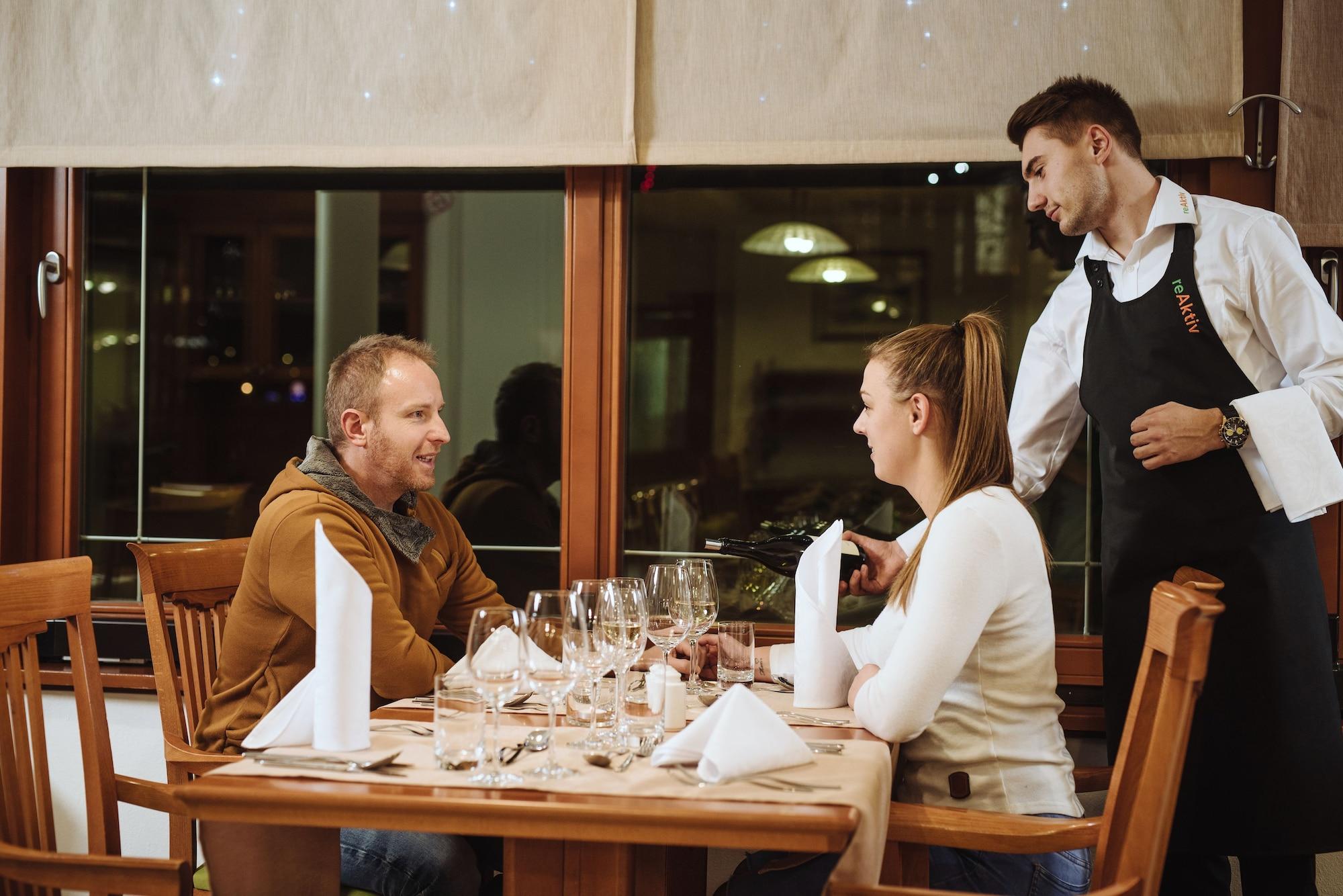 Restaurant hotel reAktiv