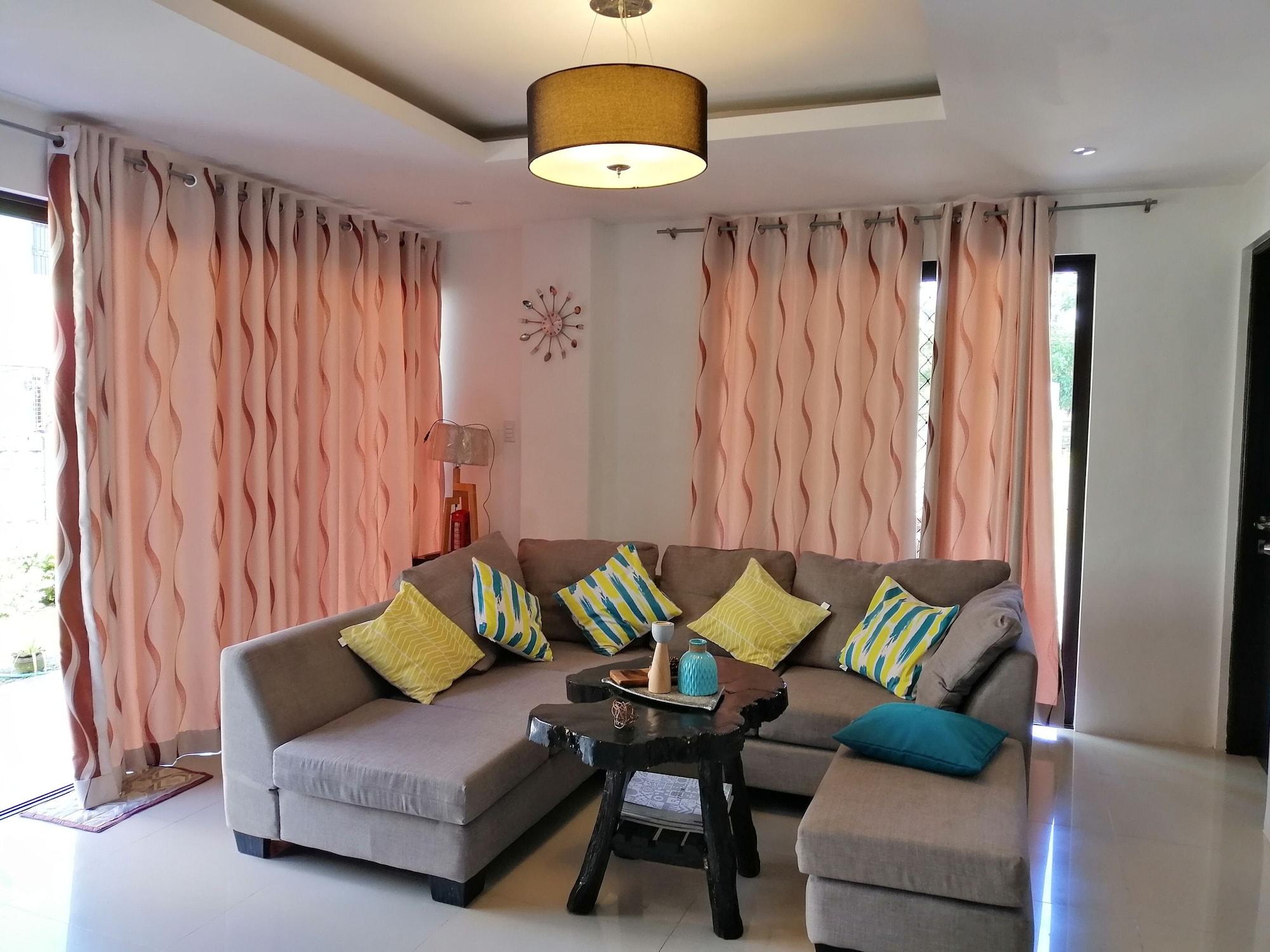 Vista Lobby Casa Herminia Baler