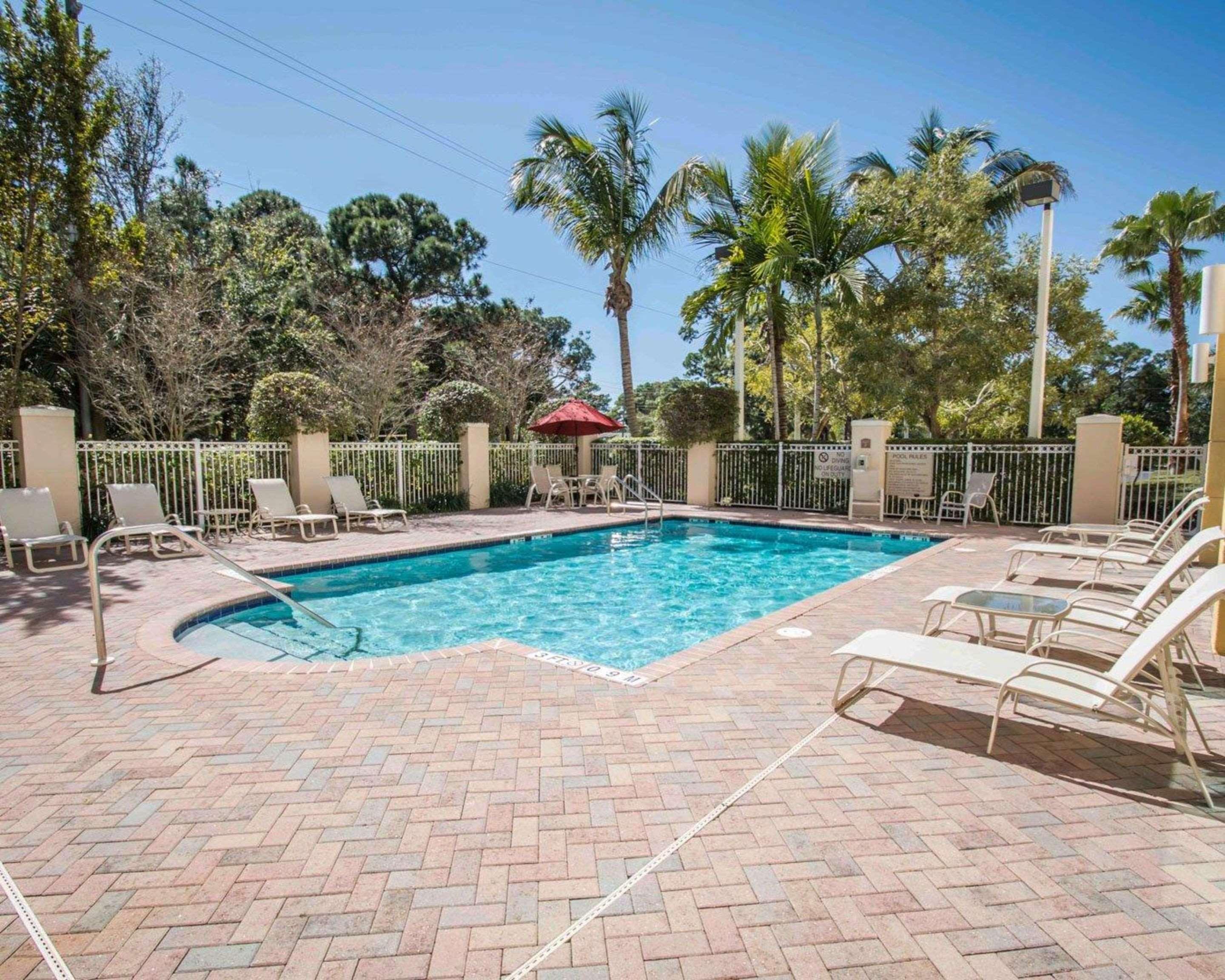 Vista Piscina Comfort Inn & Suites Jupiter I-95