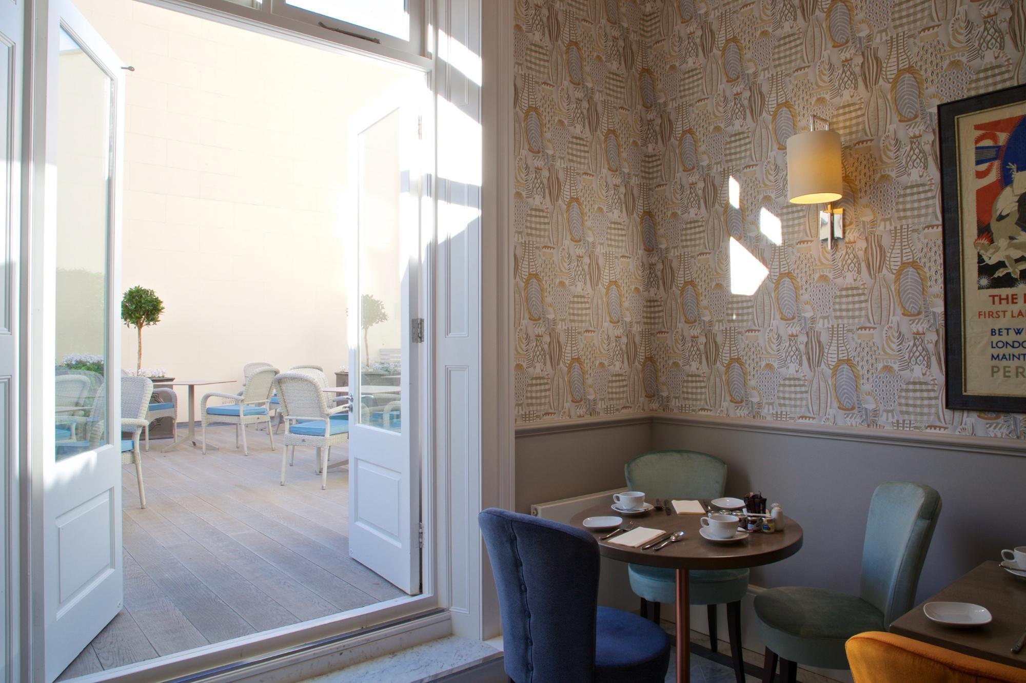 Restaurant 54 Queens Gate Hotel