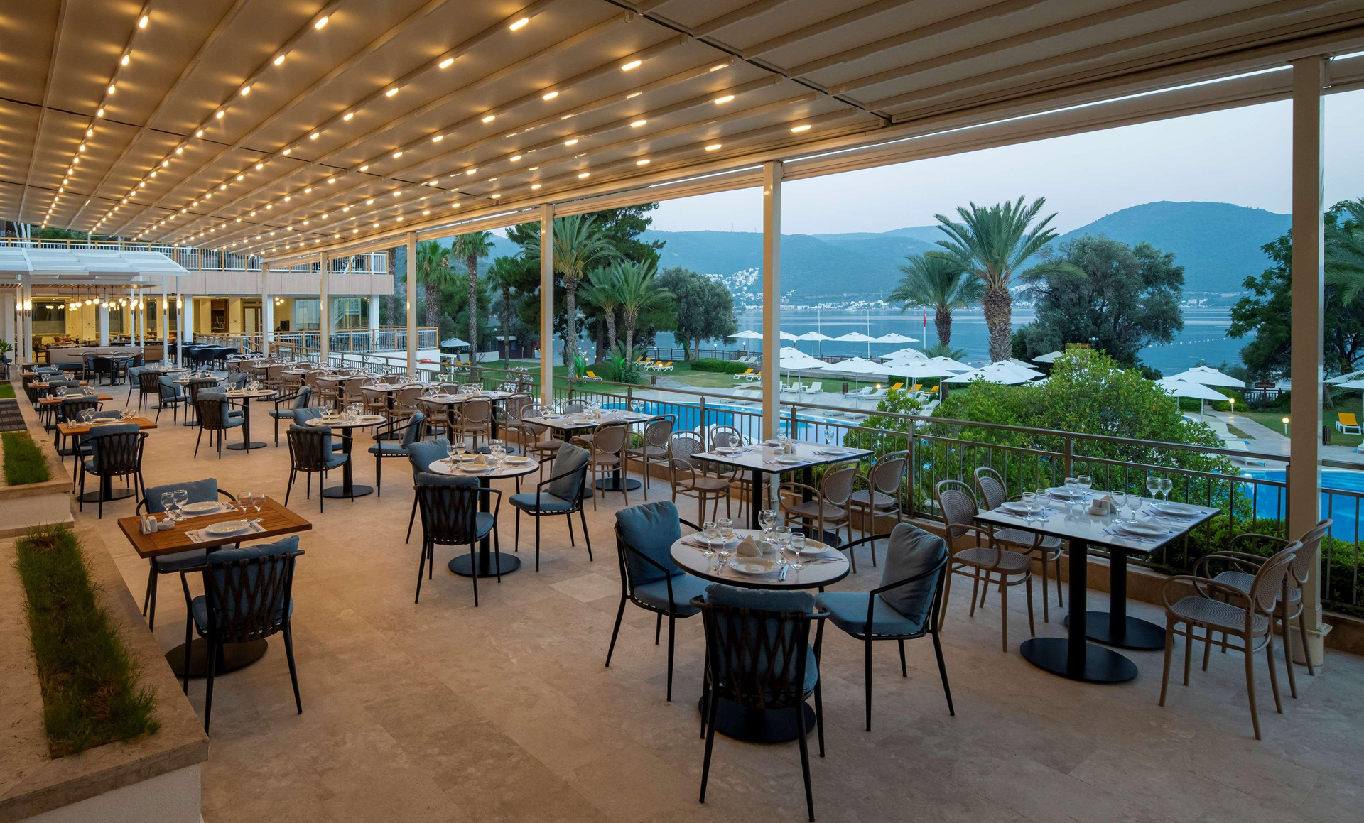 Restaurant DoubleTree by Hilton Bodrum Işıl Club Ultra All Inclusive Resort